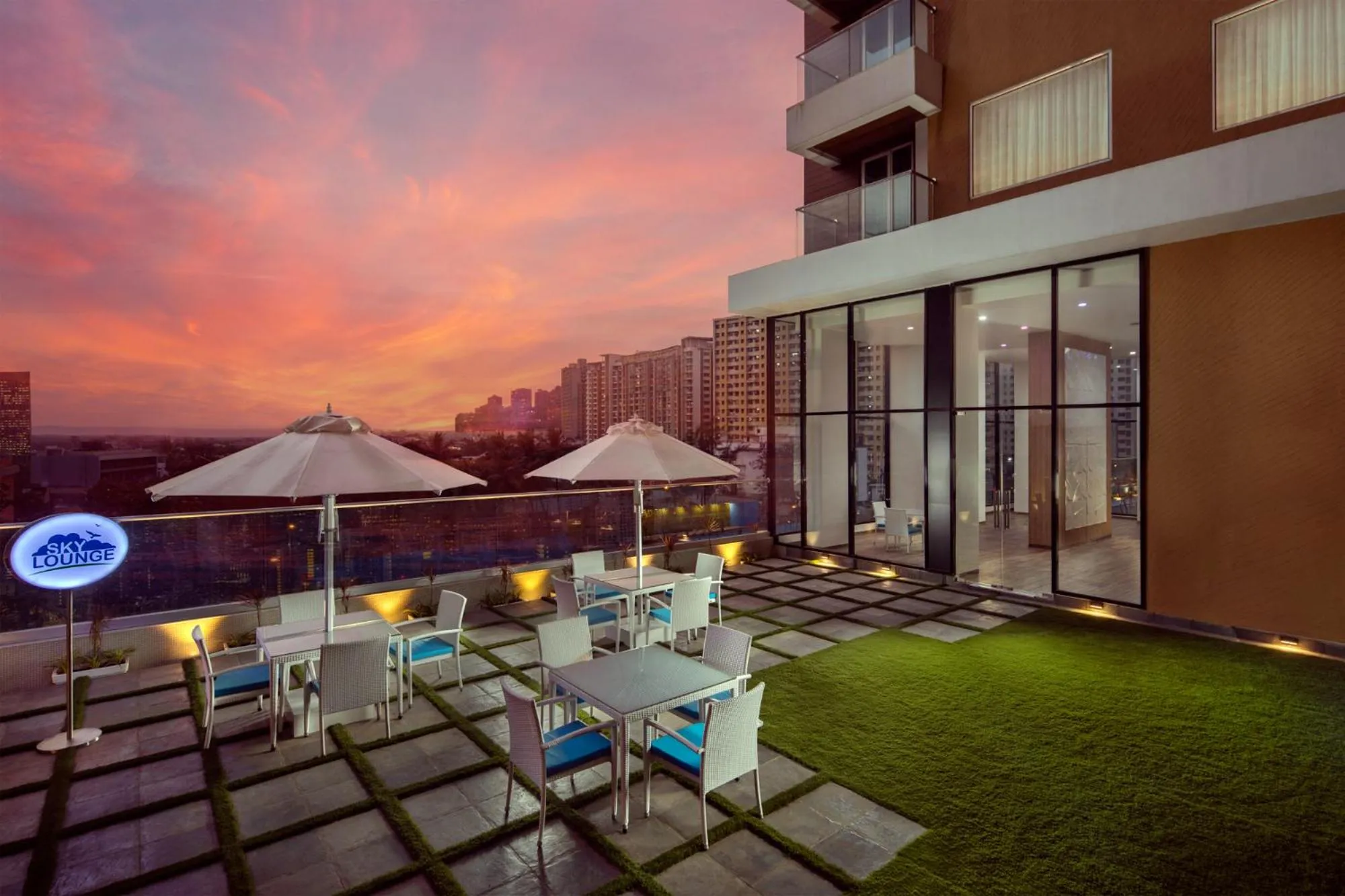 sunbed in Royal Hometel Suites