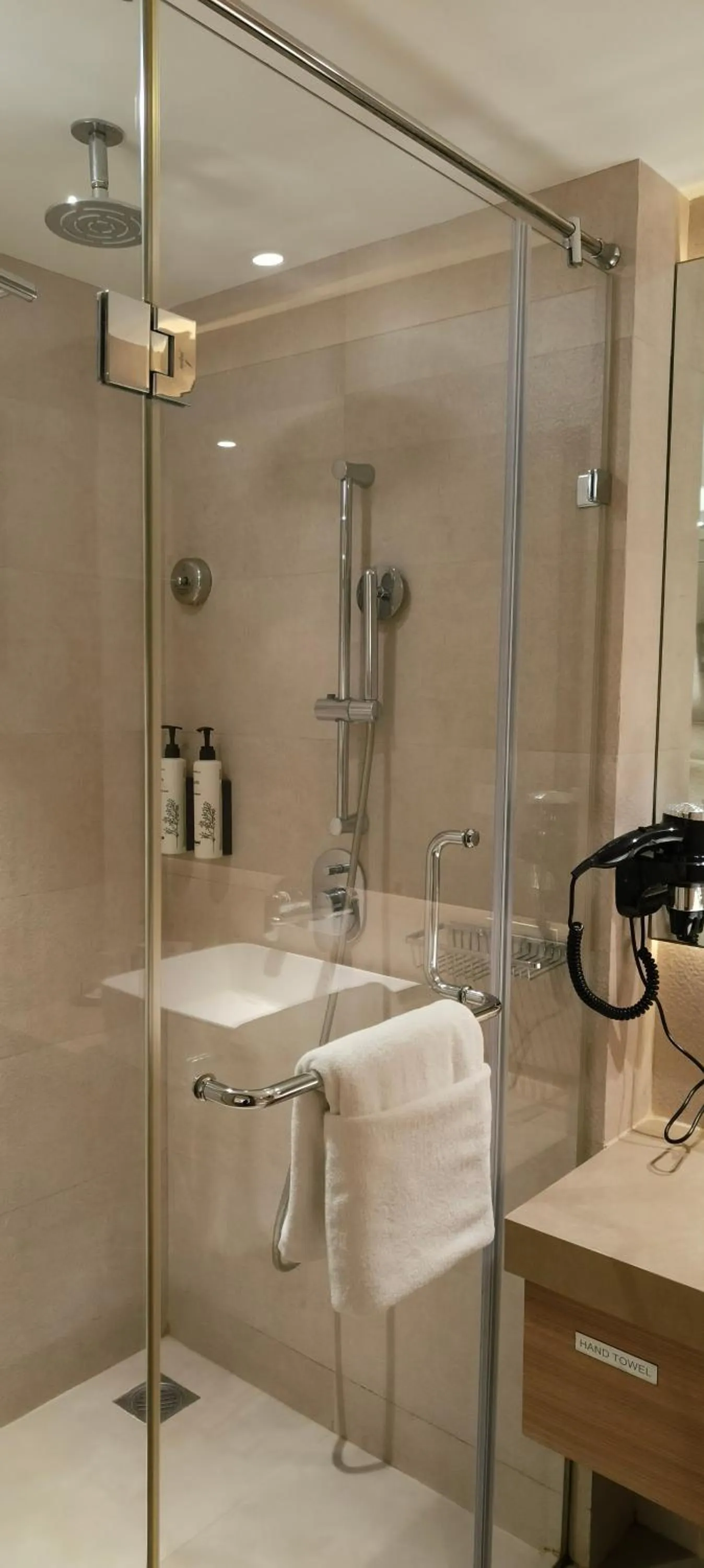 Shower in Royal Hometel Suites