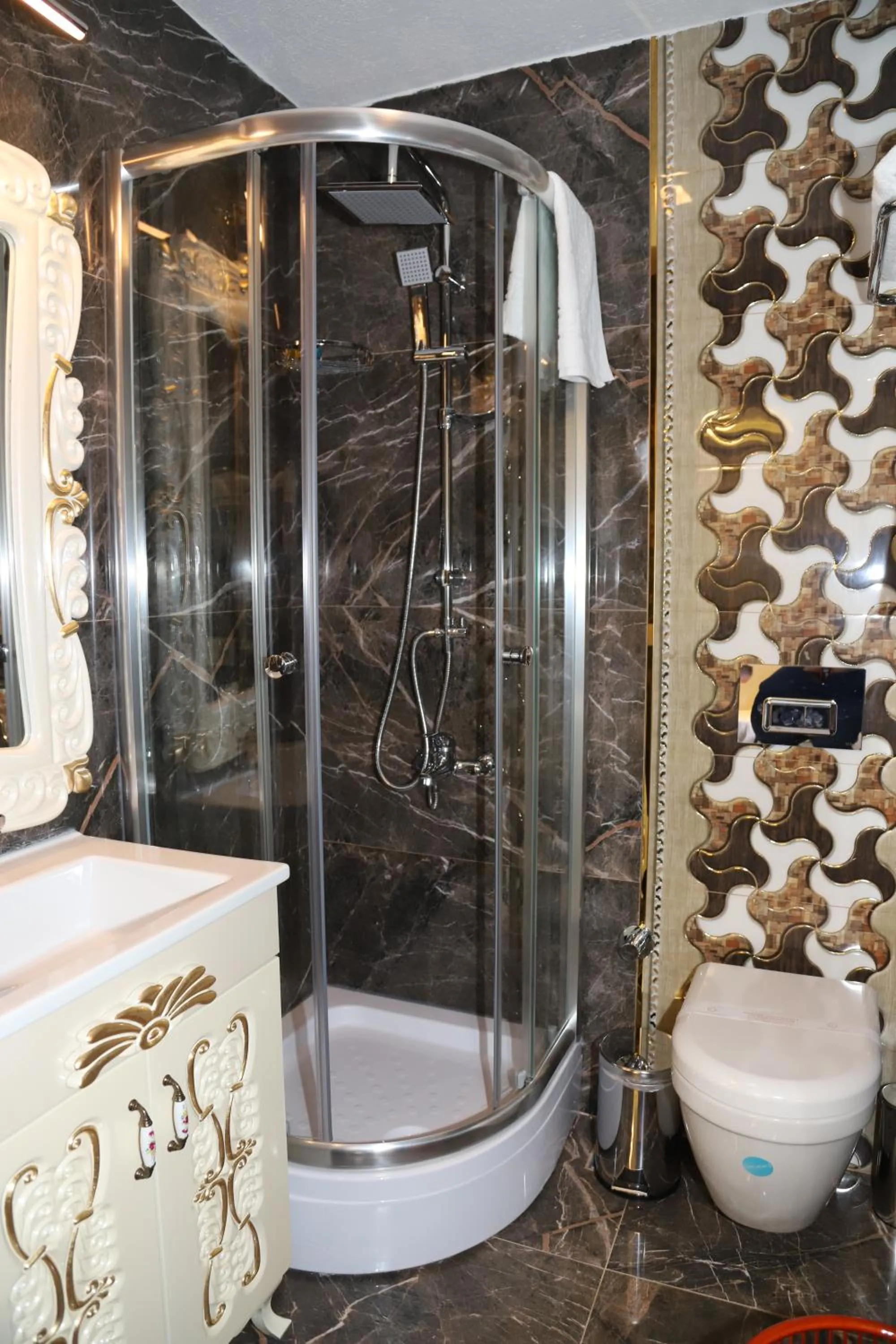 Bathroom in Grand Kavi Hotel