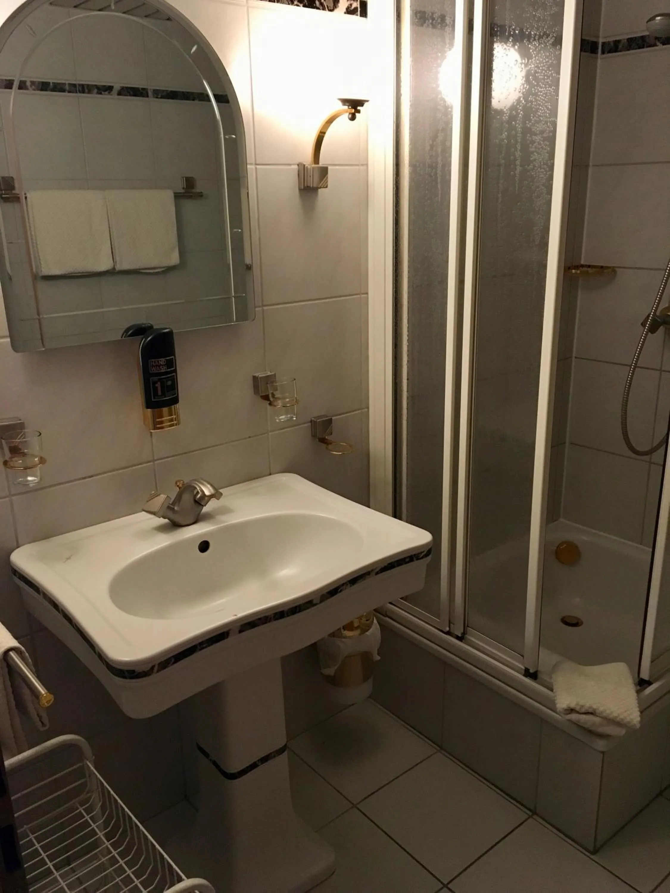 Bathroom in Hostaria del Castello