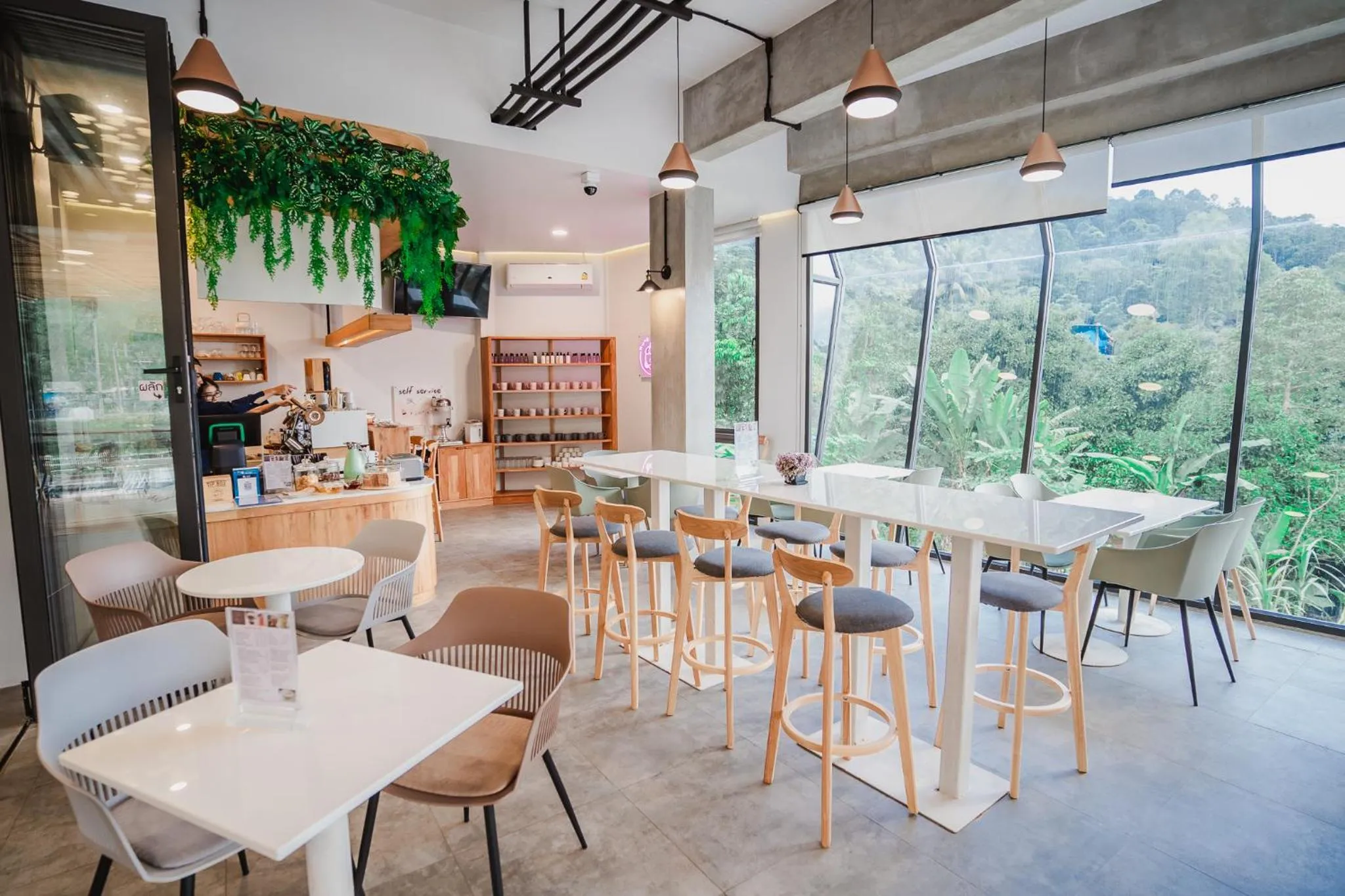 Restaurant/places to eat in Passion Resort Kiriwong