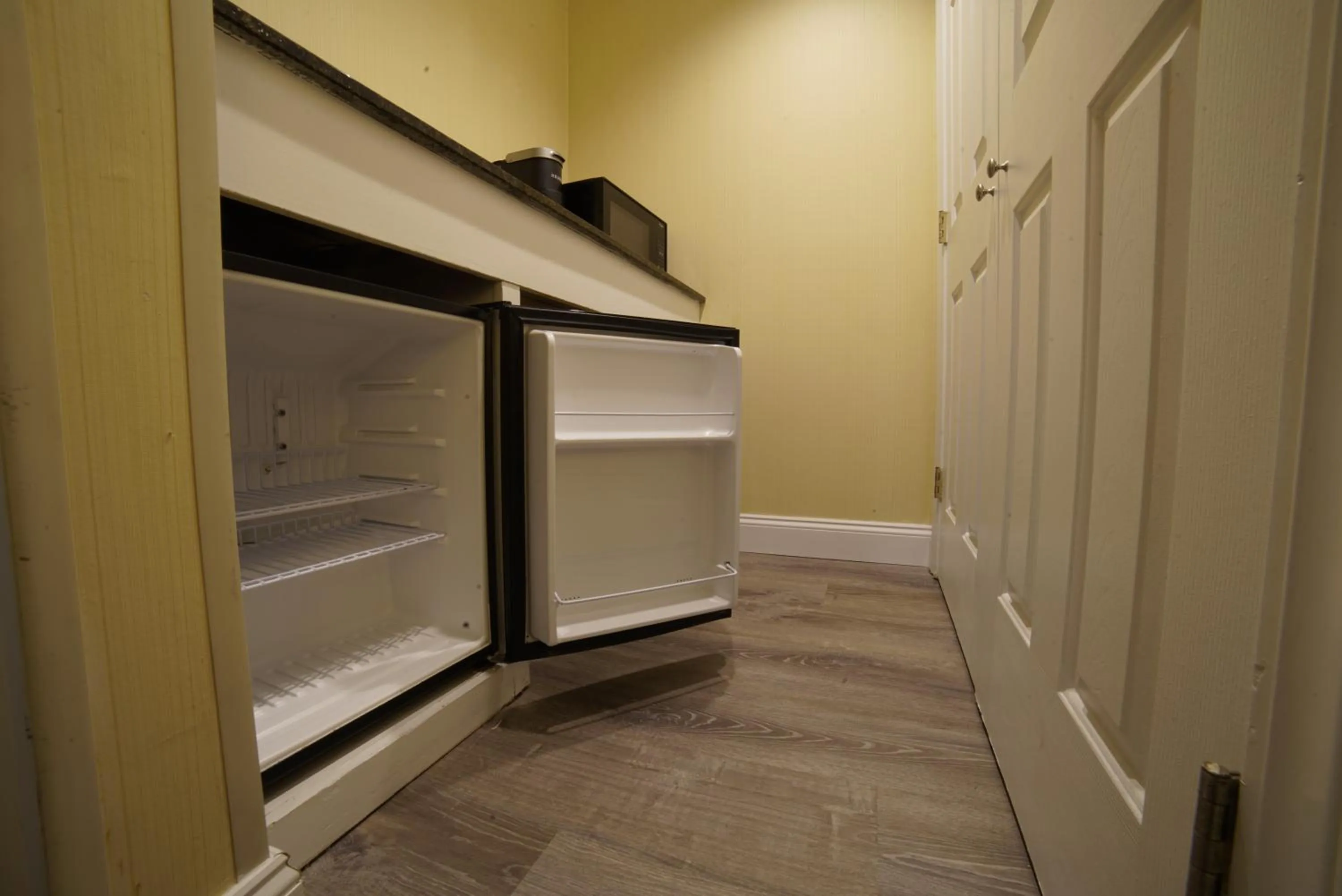 oven in Hotel Boston