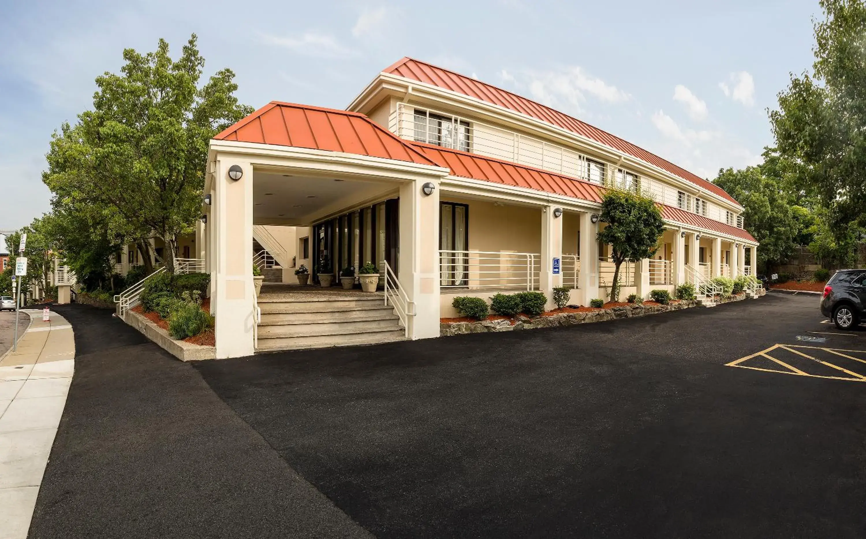 Facade/entrance in Hotel Boston Facade/entrance in Hotel Boston