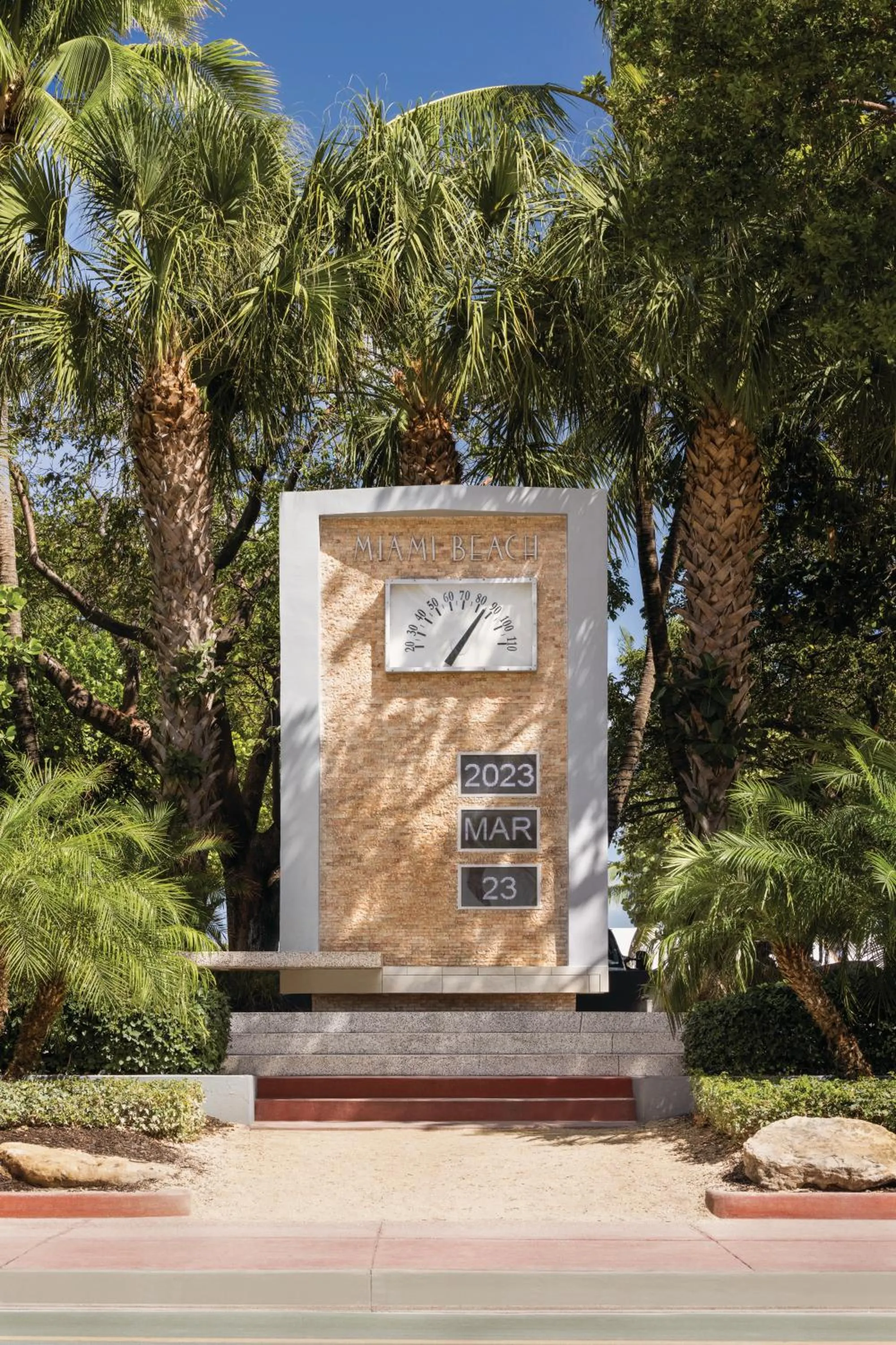 Neighbourhood in Waldorf Towers South Beach