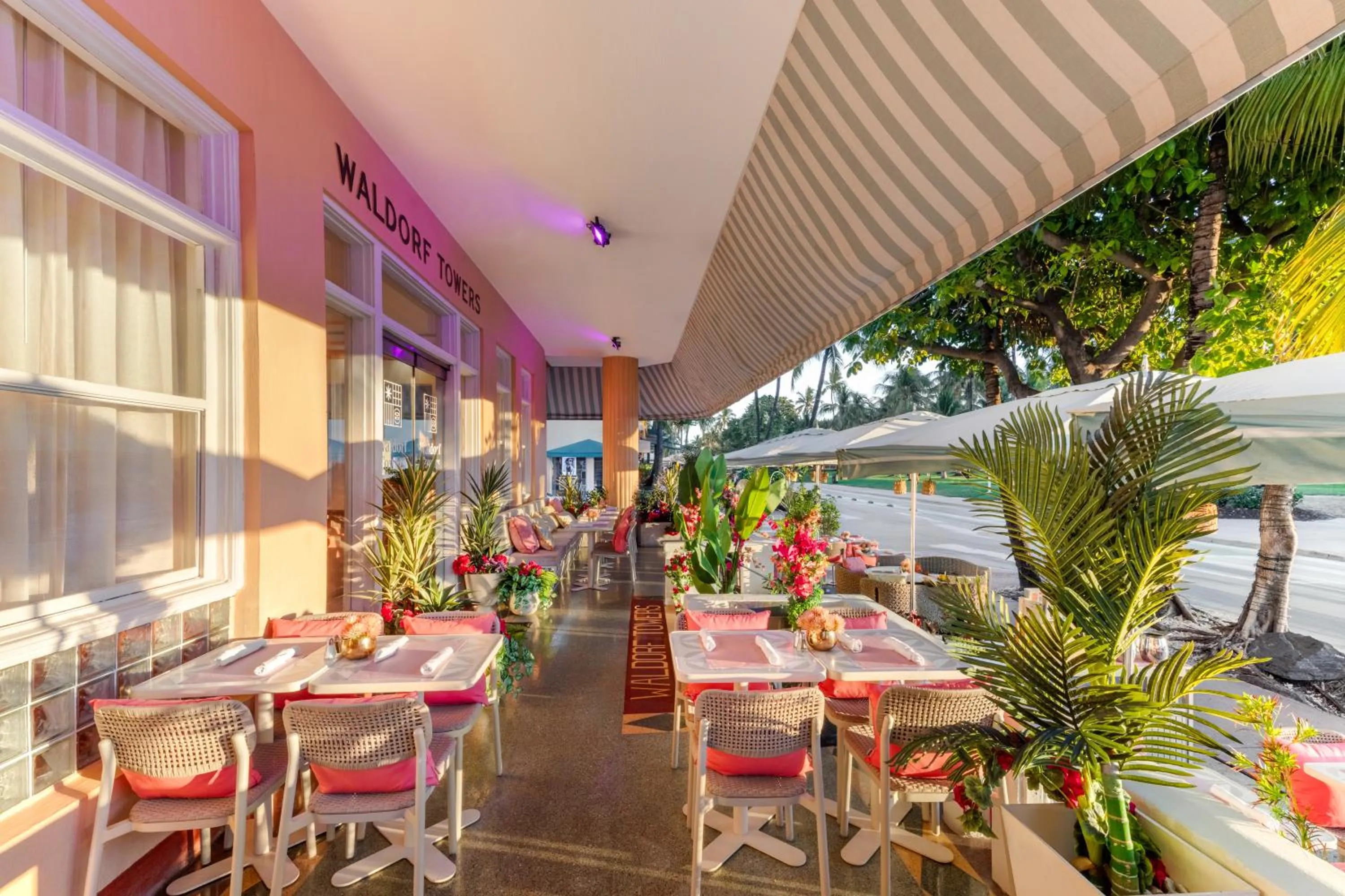 Restaurant/places to eat in Waldorf Towers South Beach