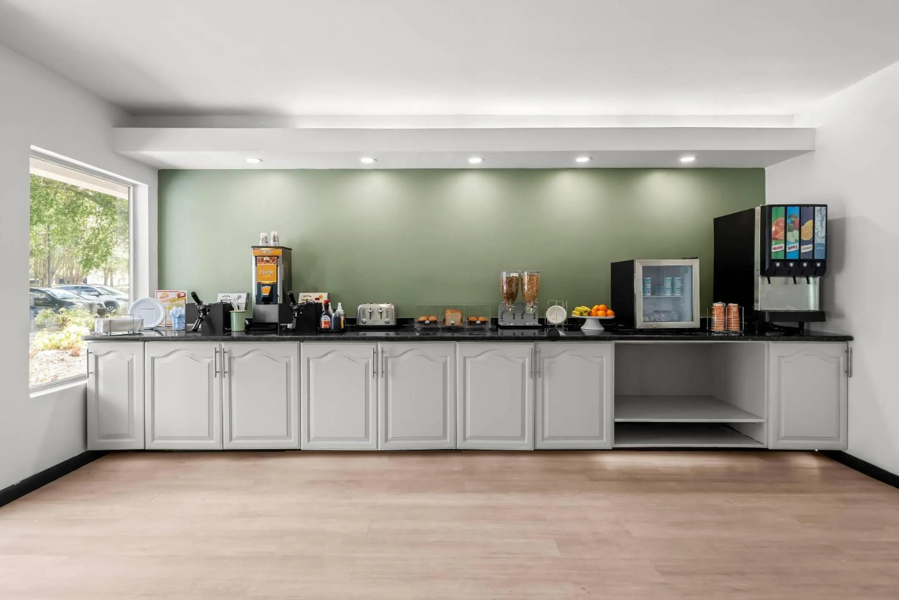 Breakfast in Quality Inn Orlando Near International Drive