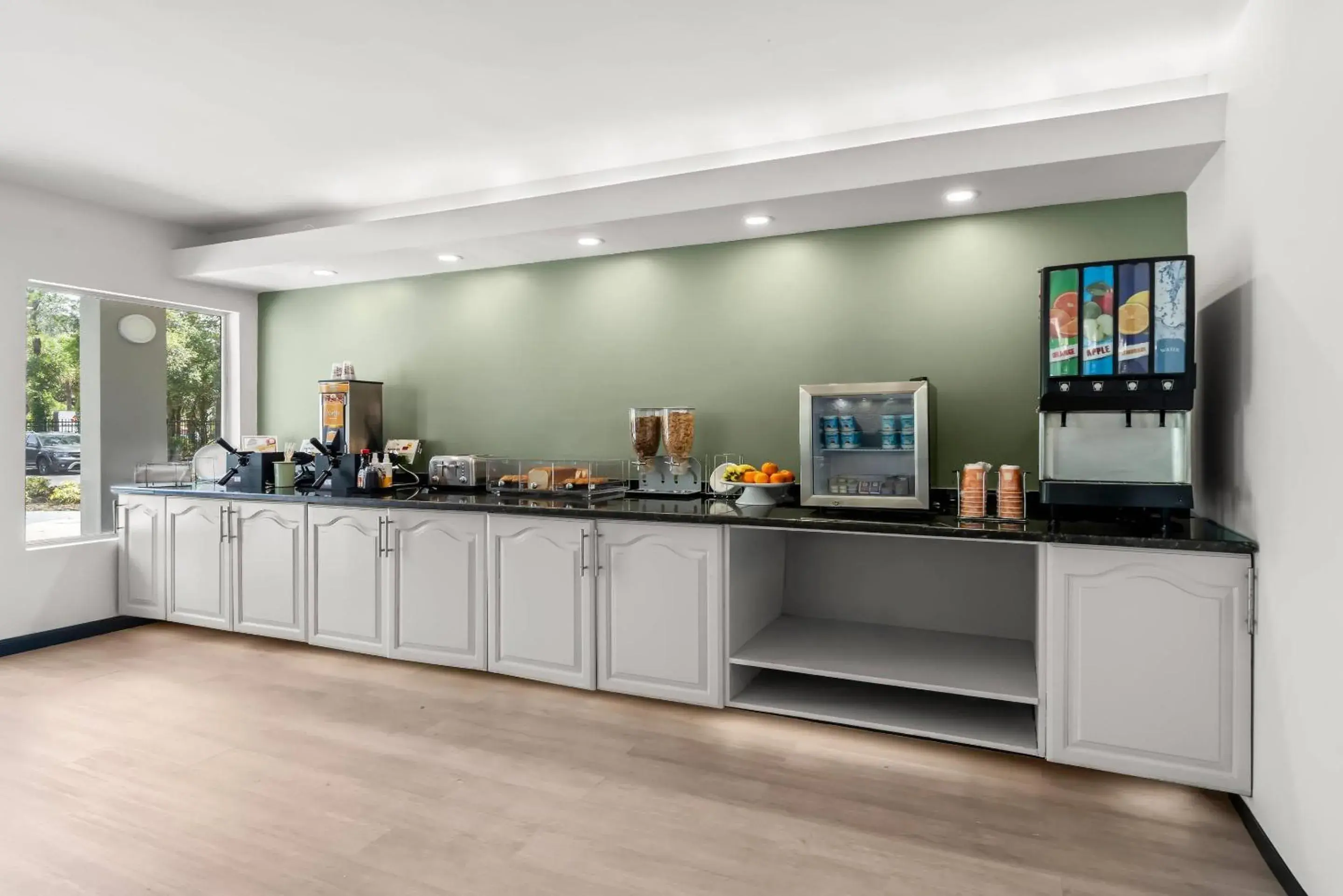 Breakfast in Quality Inn Orlando Near International Drive Breakfast in Quality Inn Orlando Near International Drive