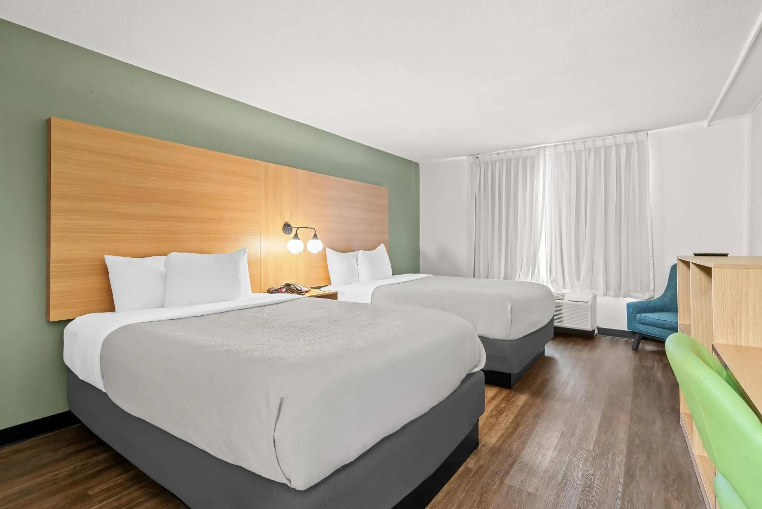 Bedroom, Bed in Quality Inn Orlando Near International Drive