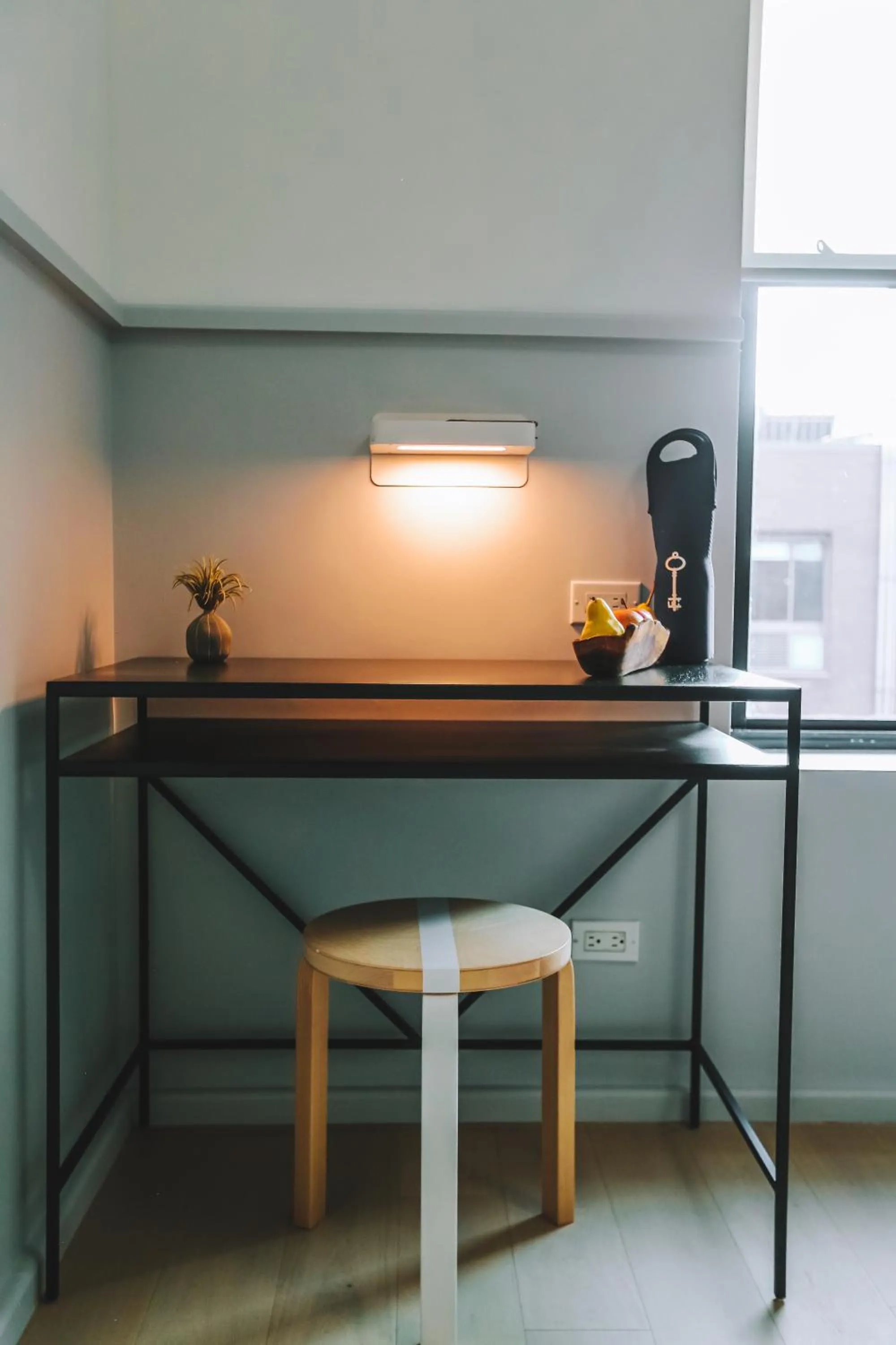 Bedroom, Kitchen/Kitchenette in Washington Jefferson Hotel - Times Square North