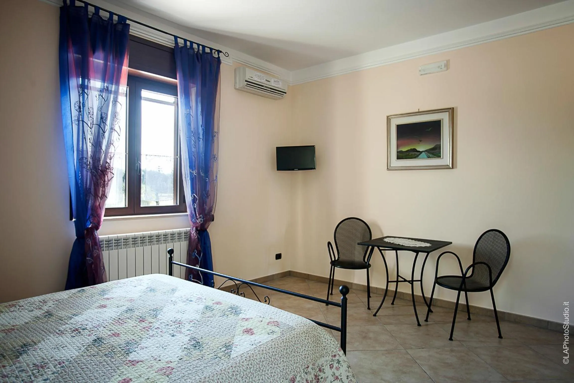 Photo of the whole room, Bed in Villa Delle Palme