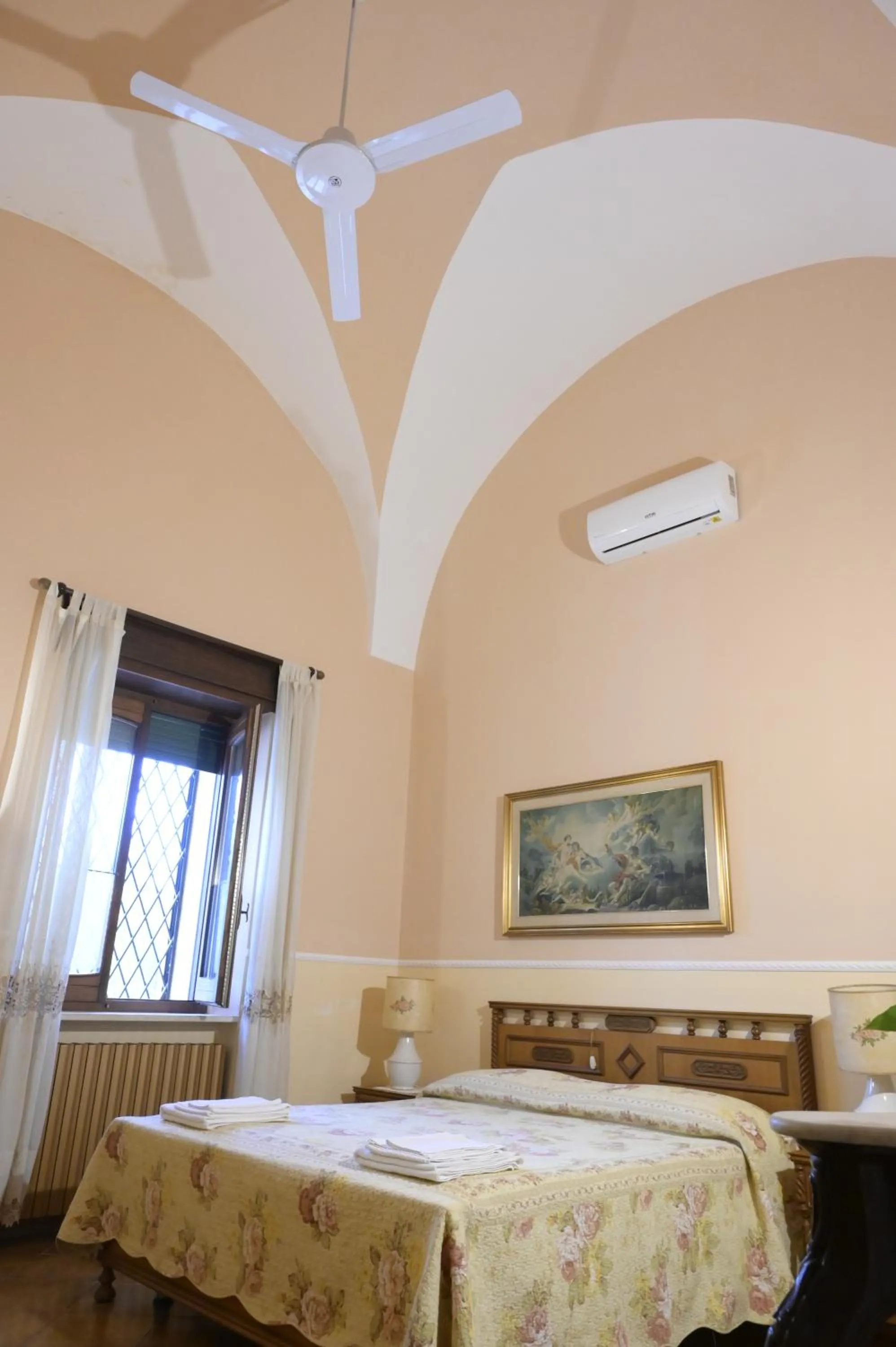 Photo of the whole room, Bed in Villa Delle Palme
