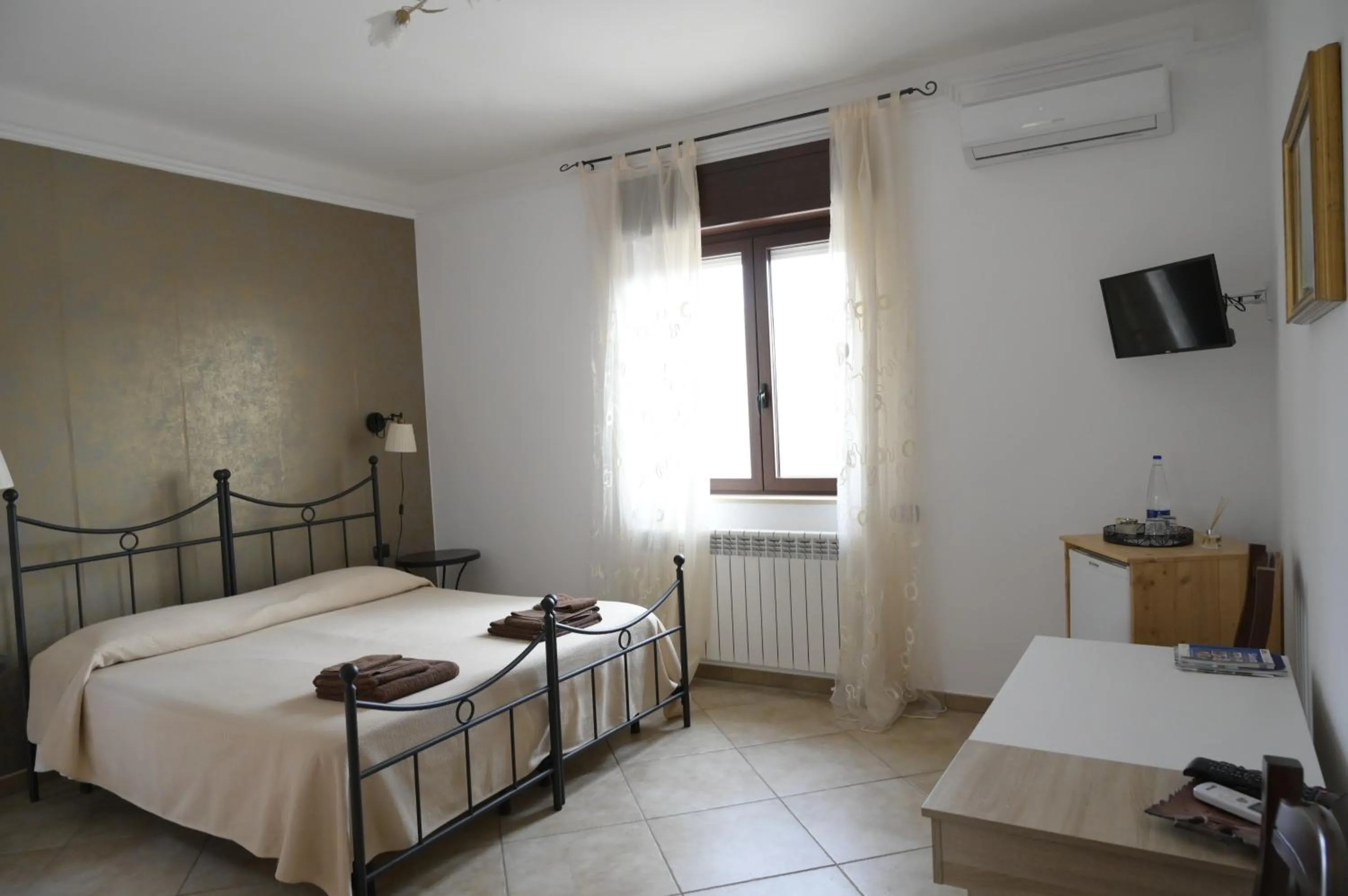 Photo of the whole room, Bed in Villa Delle Palme