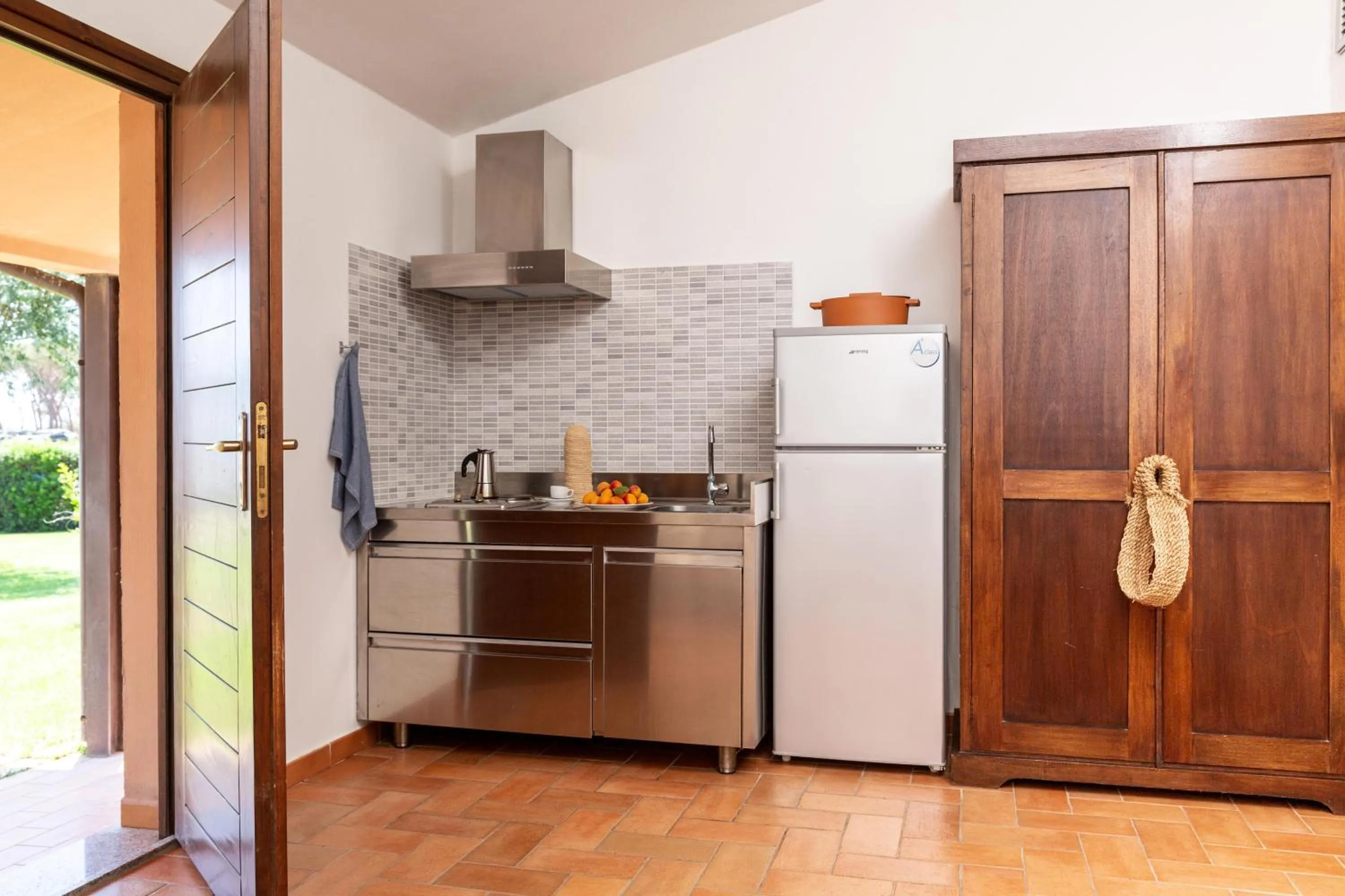 Kitchen or kitchenette in Gitavillage California
