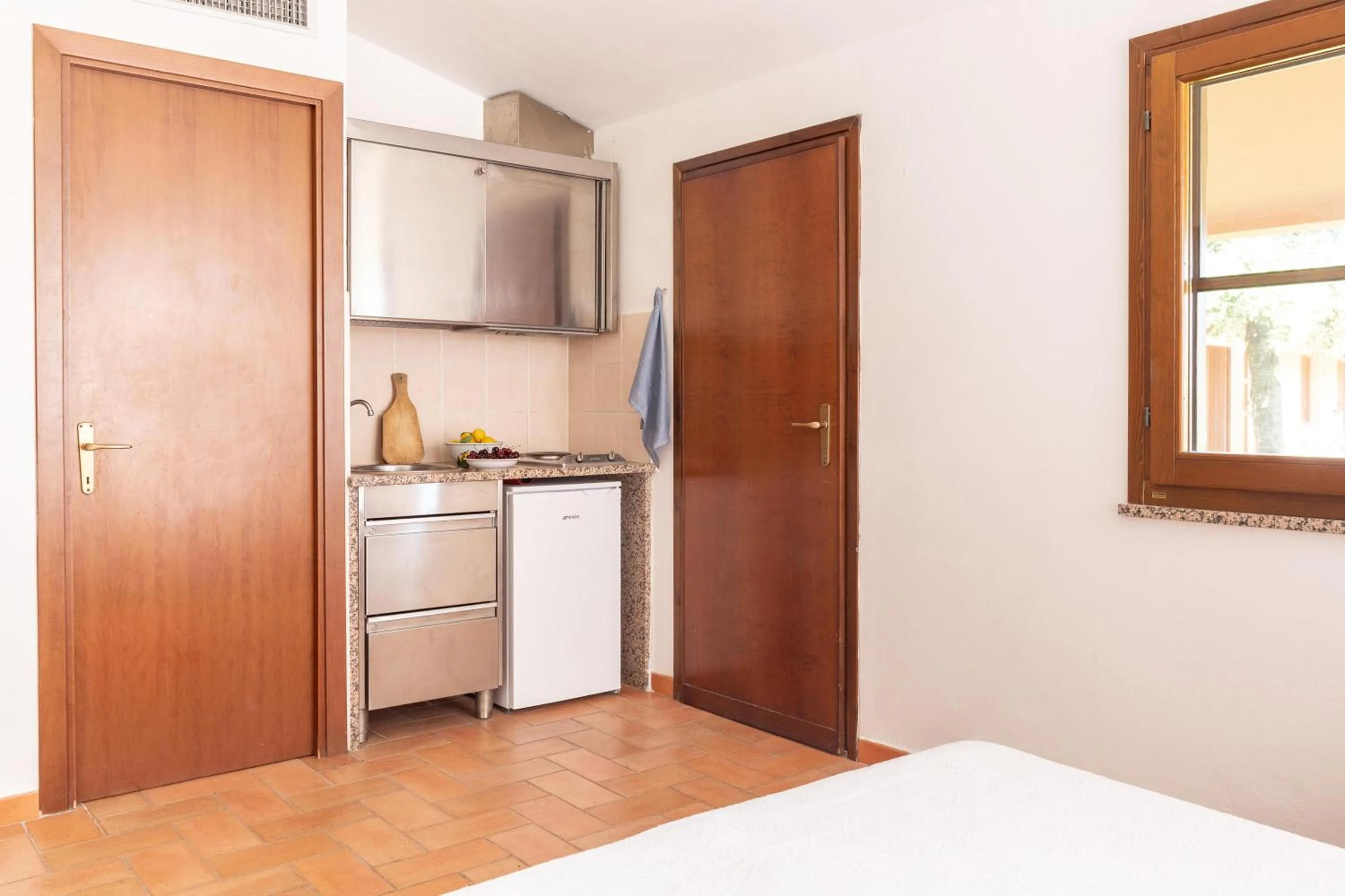 Kitchen or kitchenette in Gitavillage California