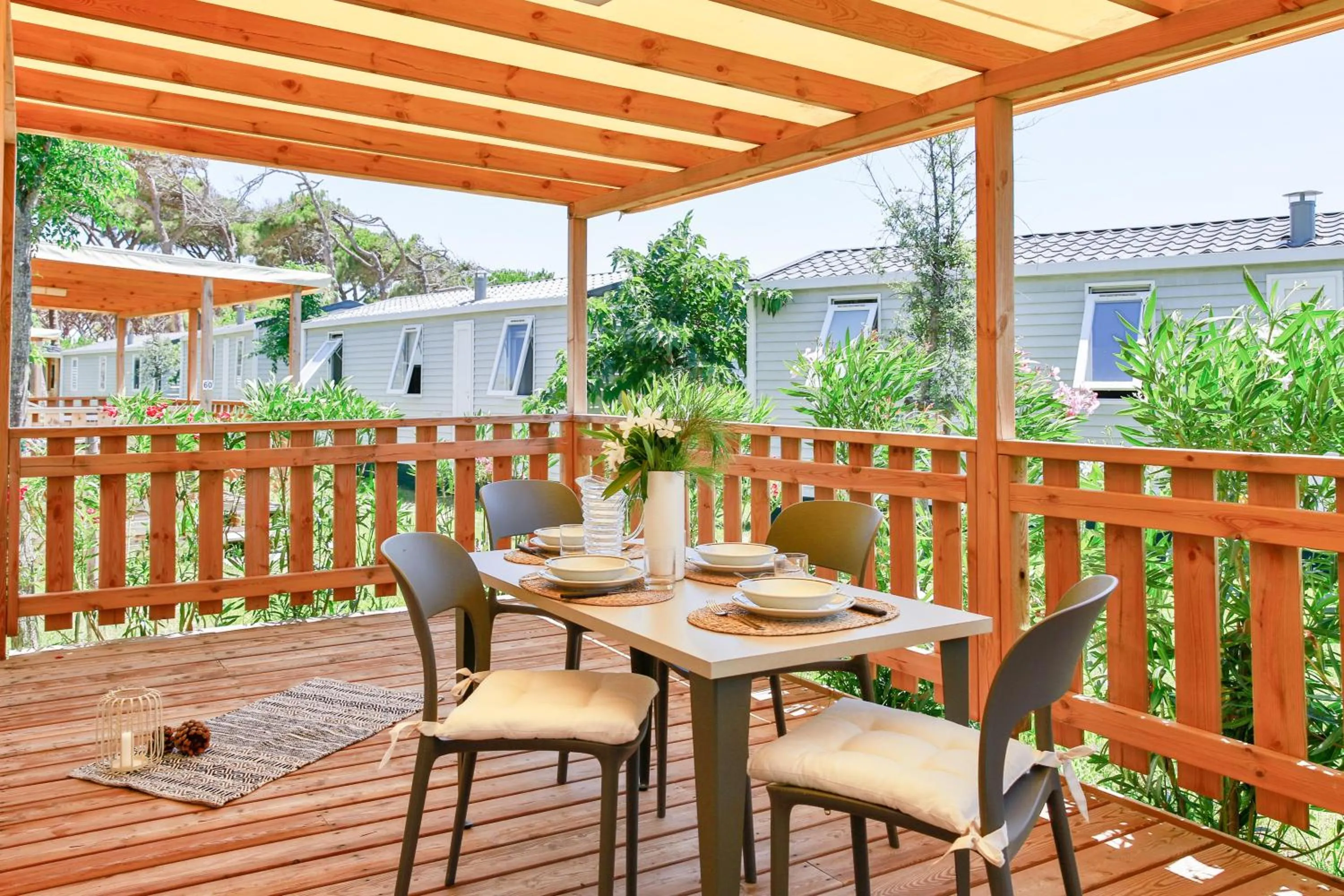 Photo of the whole room in Gitavillage California