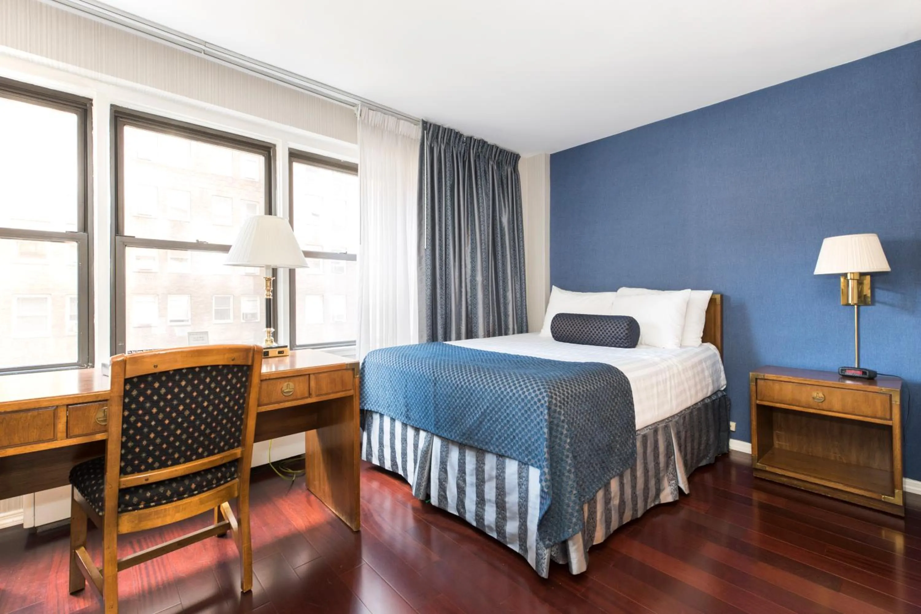 Bed in Murray Hill East Suites - Extended Stay