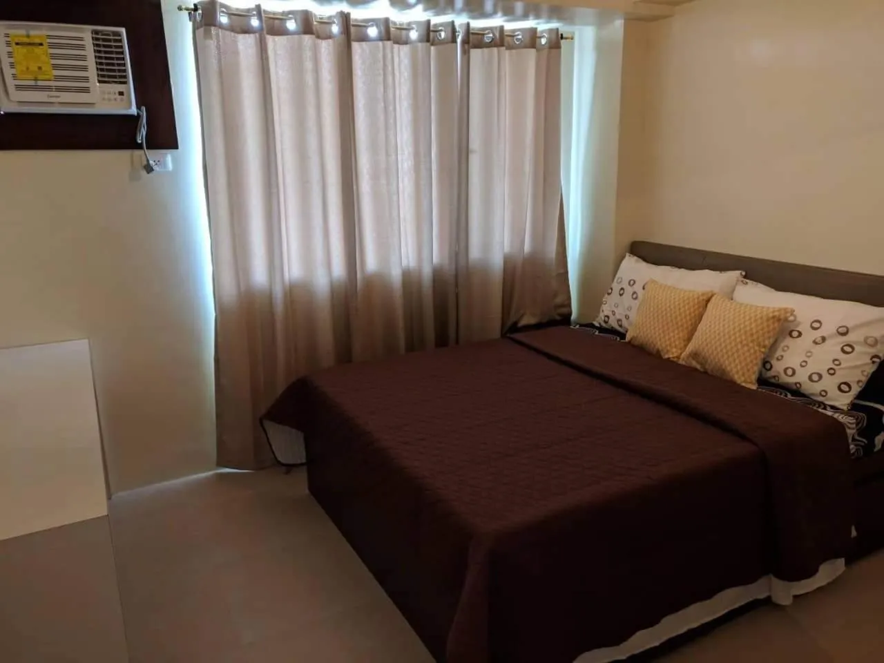 Bed in Tagaytay Serin by Bea and RM