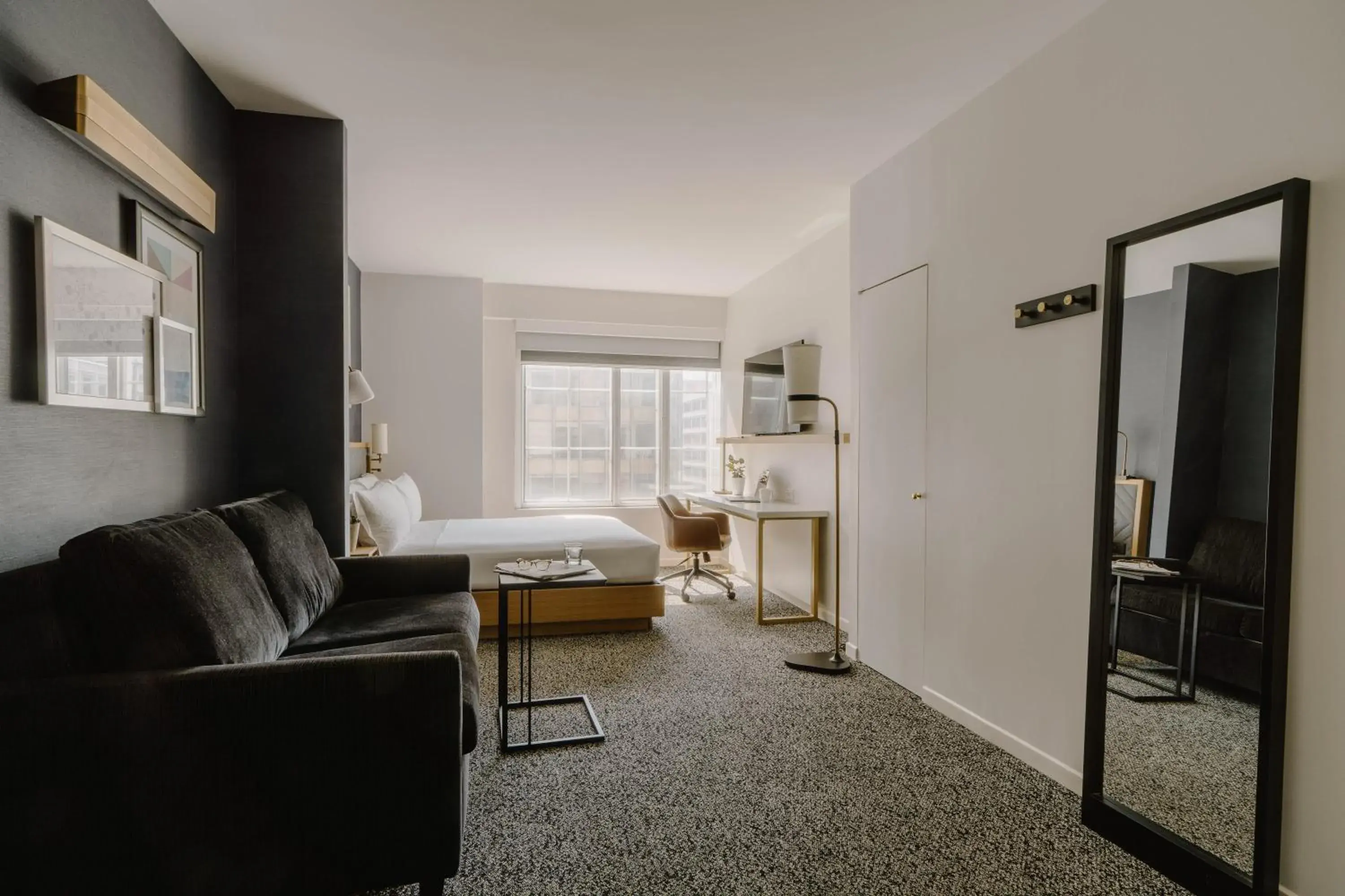 Bed in Club Quarters Hotel White House, Washington DC Bed in Club Quarters Hotel White House, Washington DC