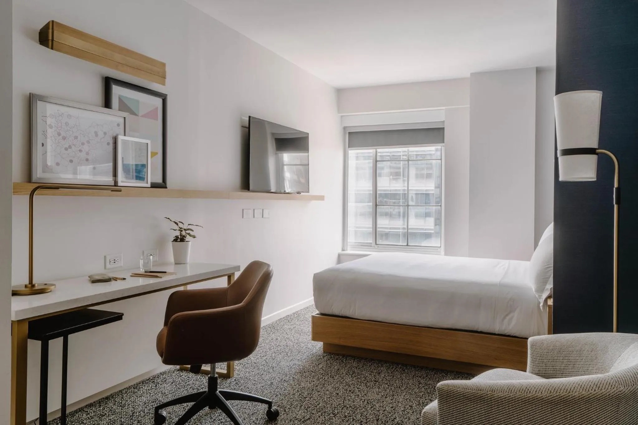 Photo of the whole room, Bed in Club Quarters Hotel White House, Washington DC