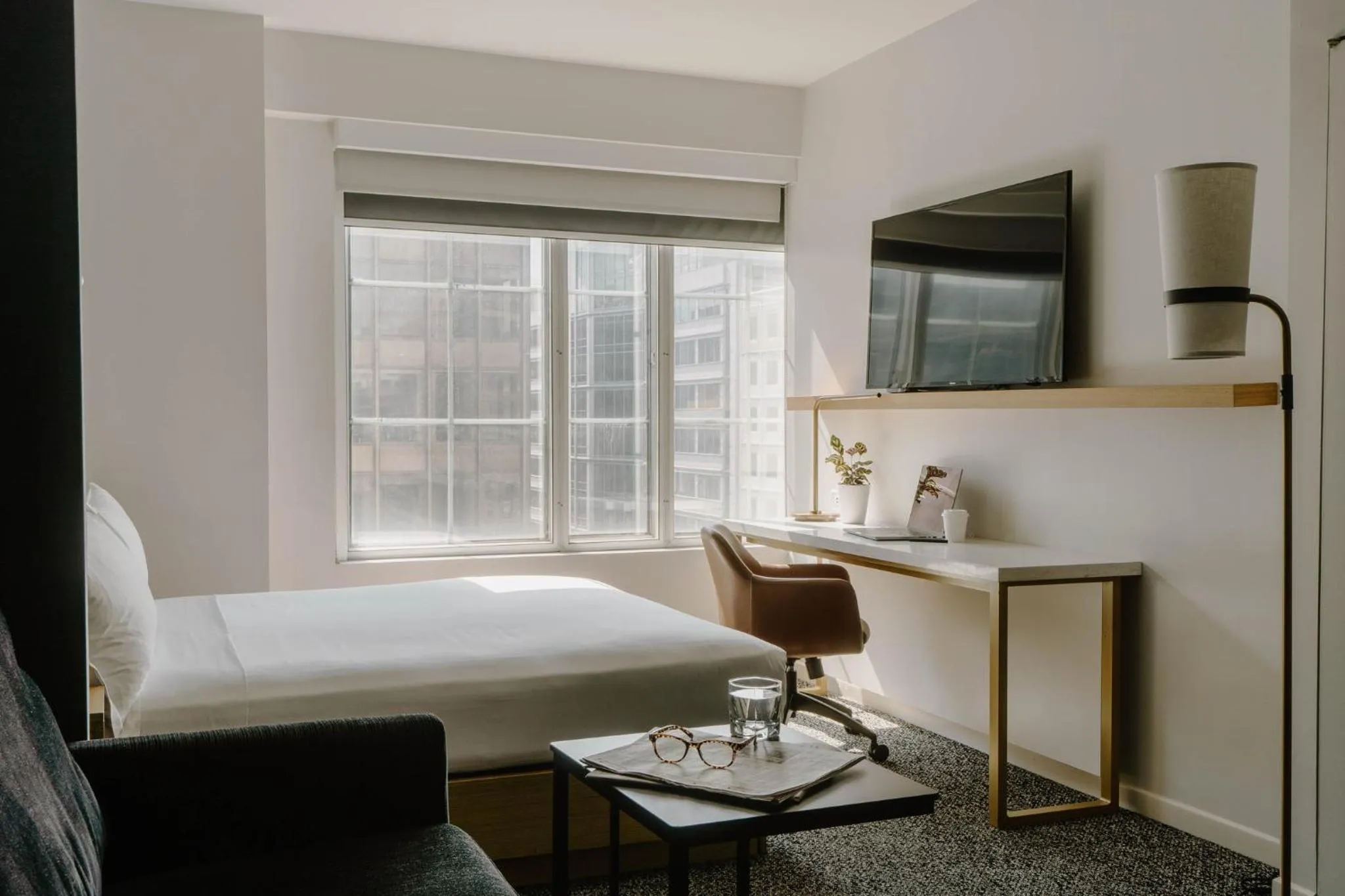 Photo of the whole room, Bed in Club Quarters Hotel White House, Washington DC