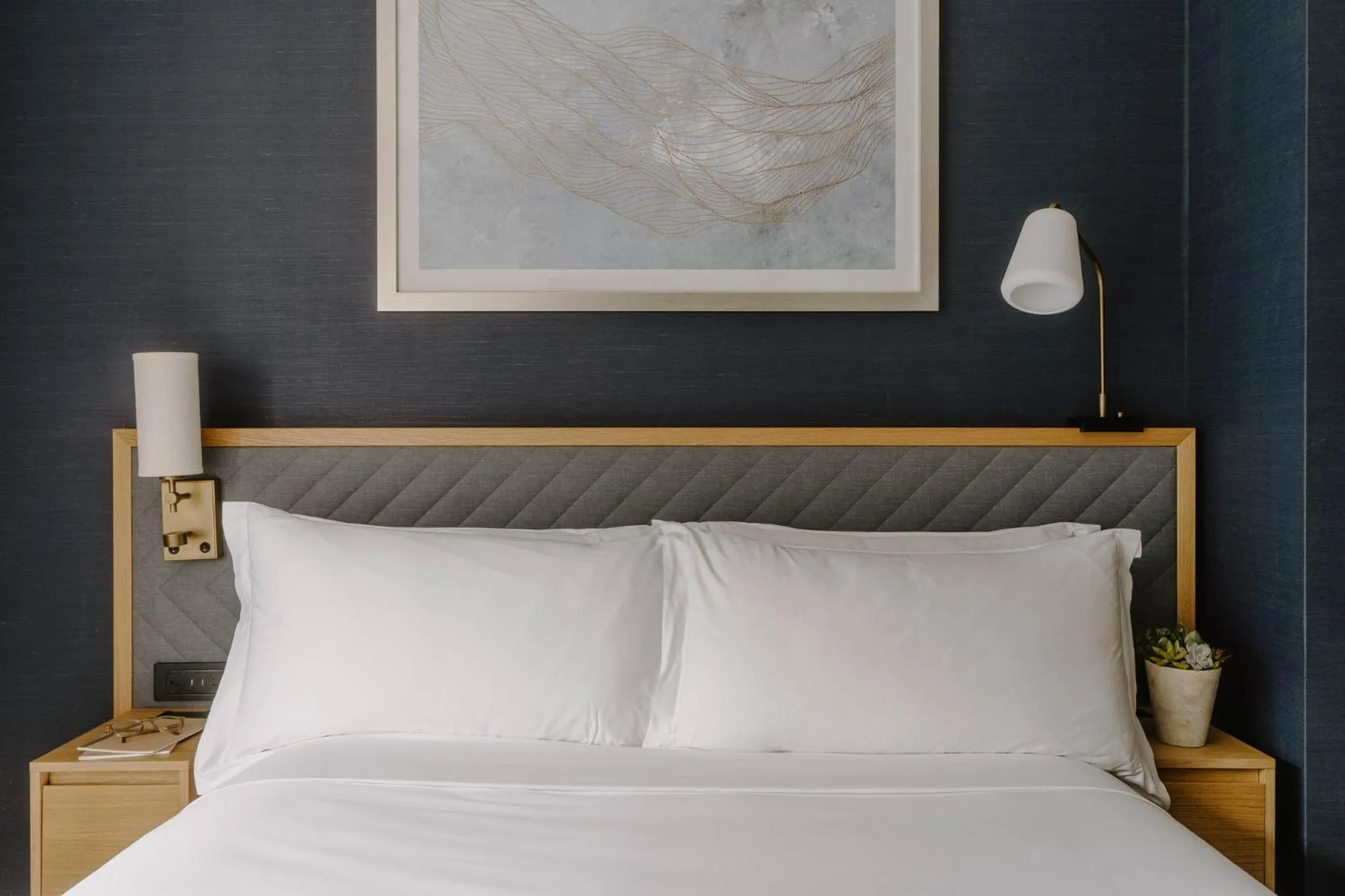 Photo of the whole room, Bed in Club Quarters Hotel White House, Washington DC