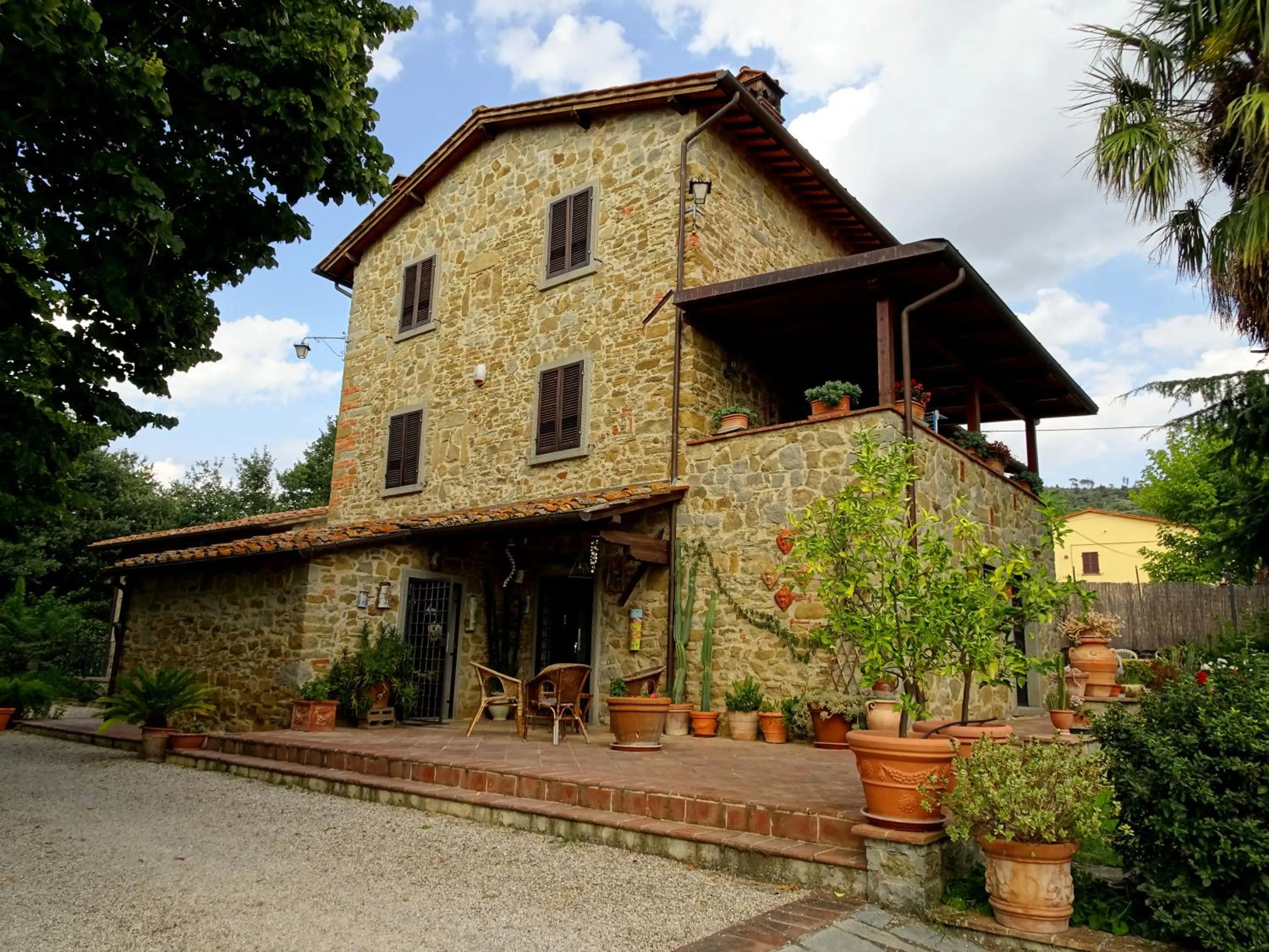 Property building in Casa Dina