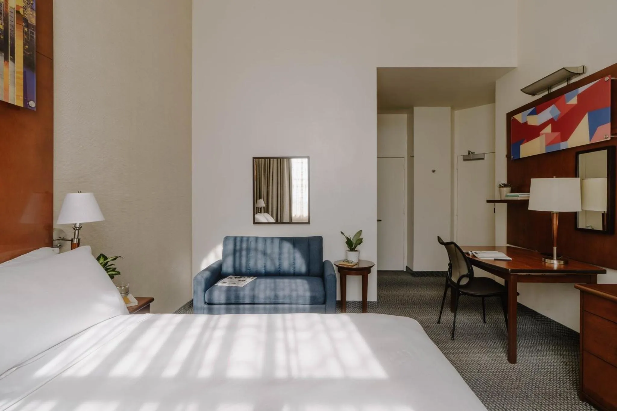 Bedroom, Bed in Club Quarters Hotel Rittenhouse Square, Philadelphia