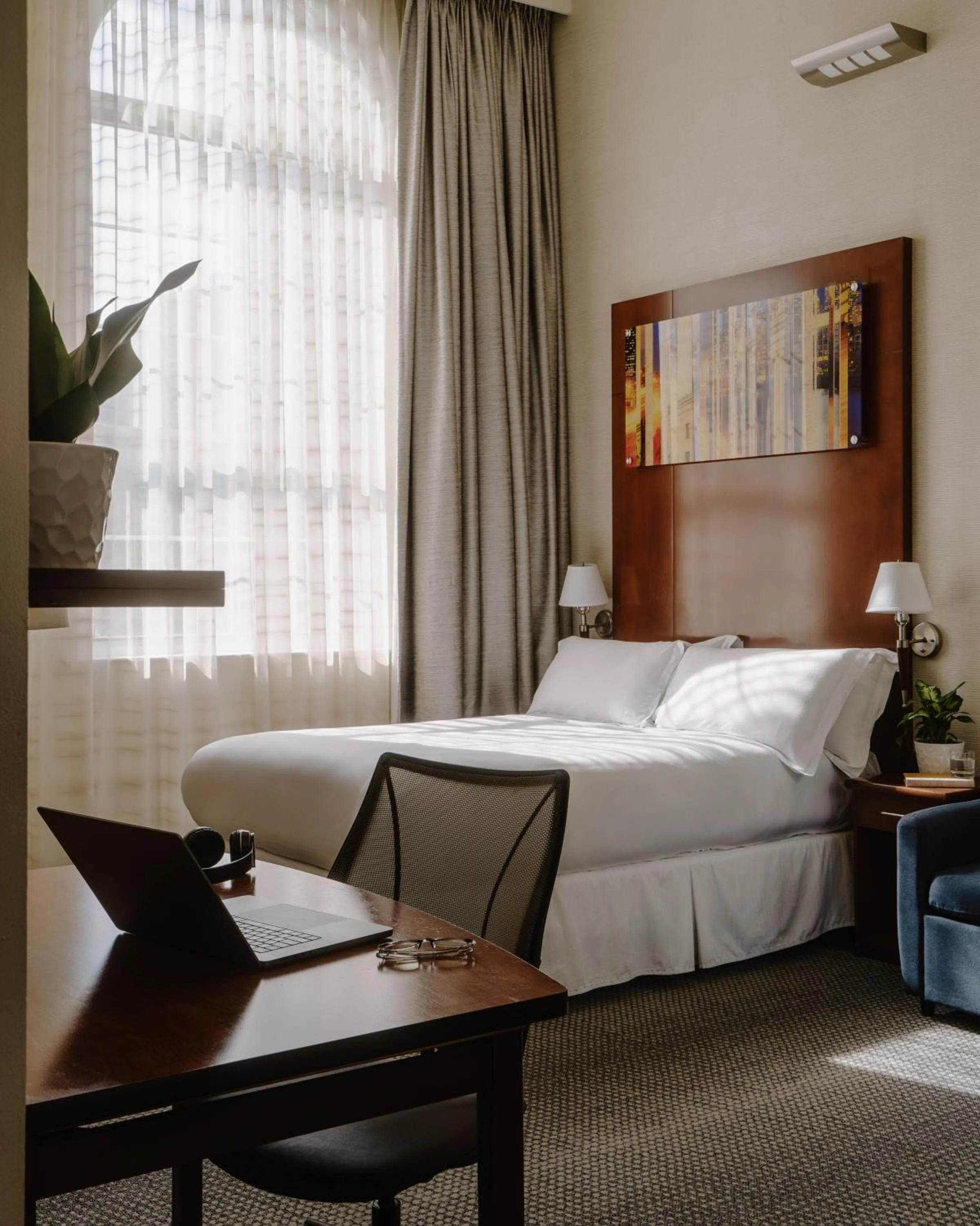Bedroom, Bed in Club Quarters Hotel Rittenhouse Square, Philadelphia