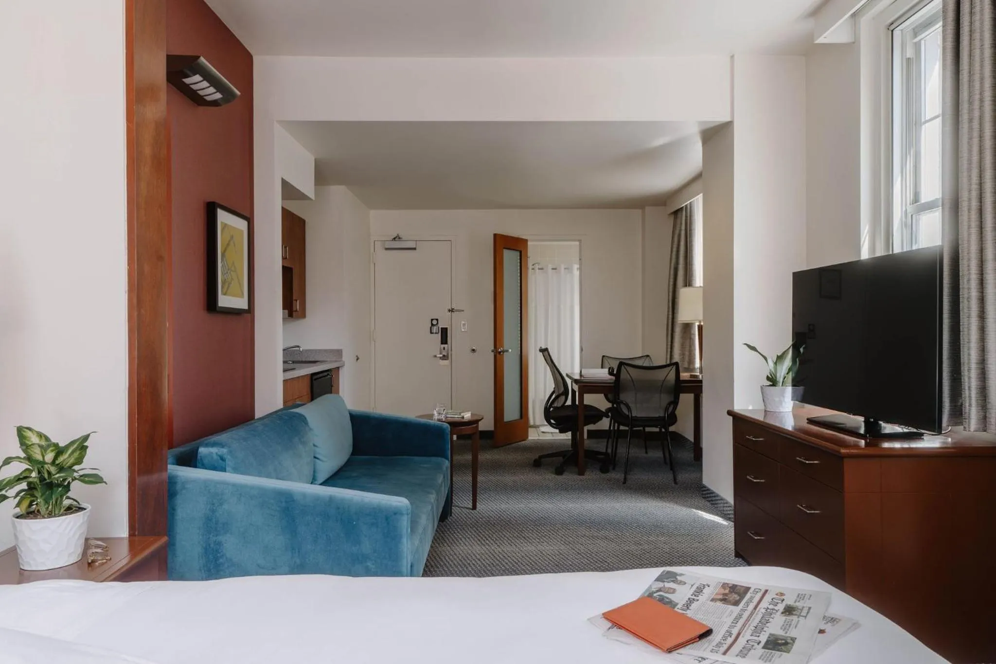 Bedroom, Bed in Club Quarters Hotel Rittenhouse Square, Philadelphia