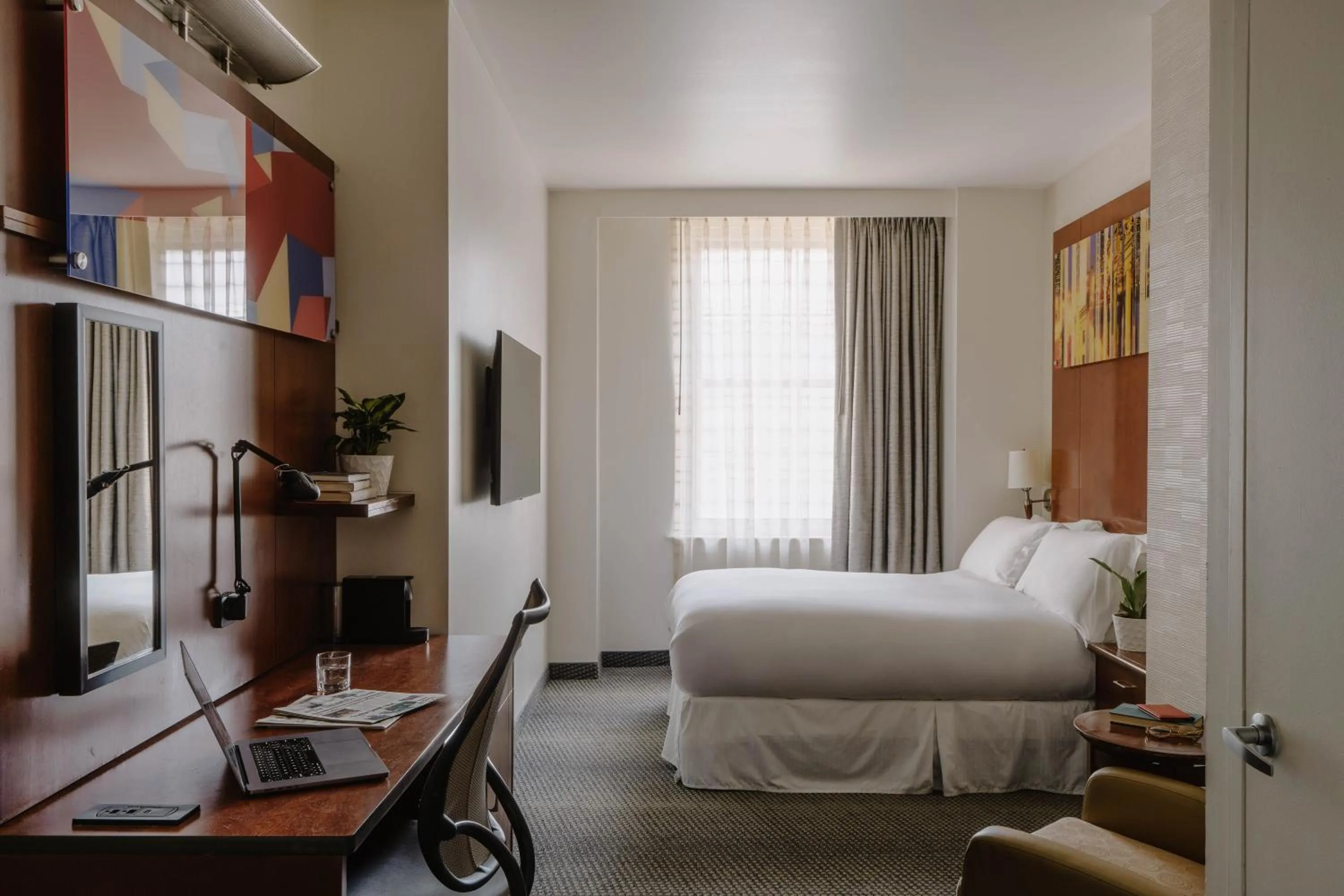 Bedroom, Bed in Club Quarters Hotel Rittenhouse Square, Philadelphia
