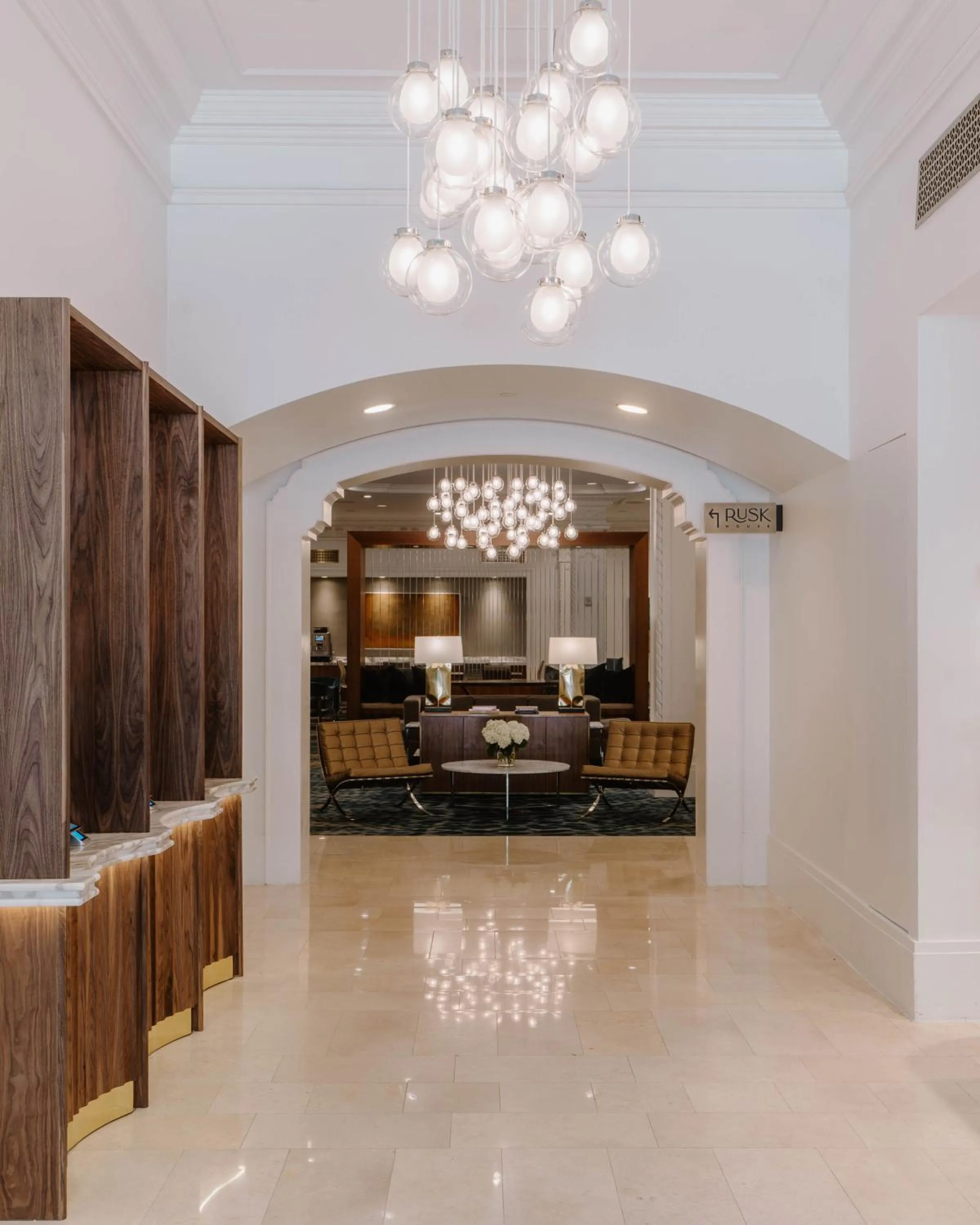 Living room in Club Quarters Hotel Downtown, Houston