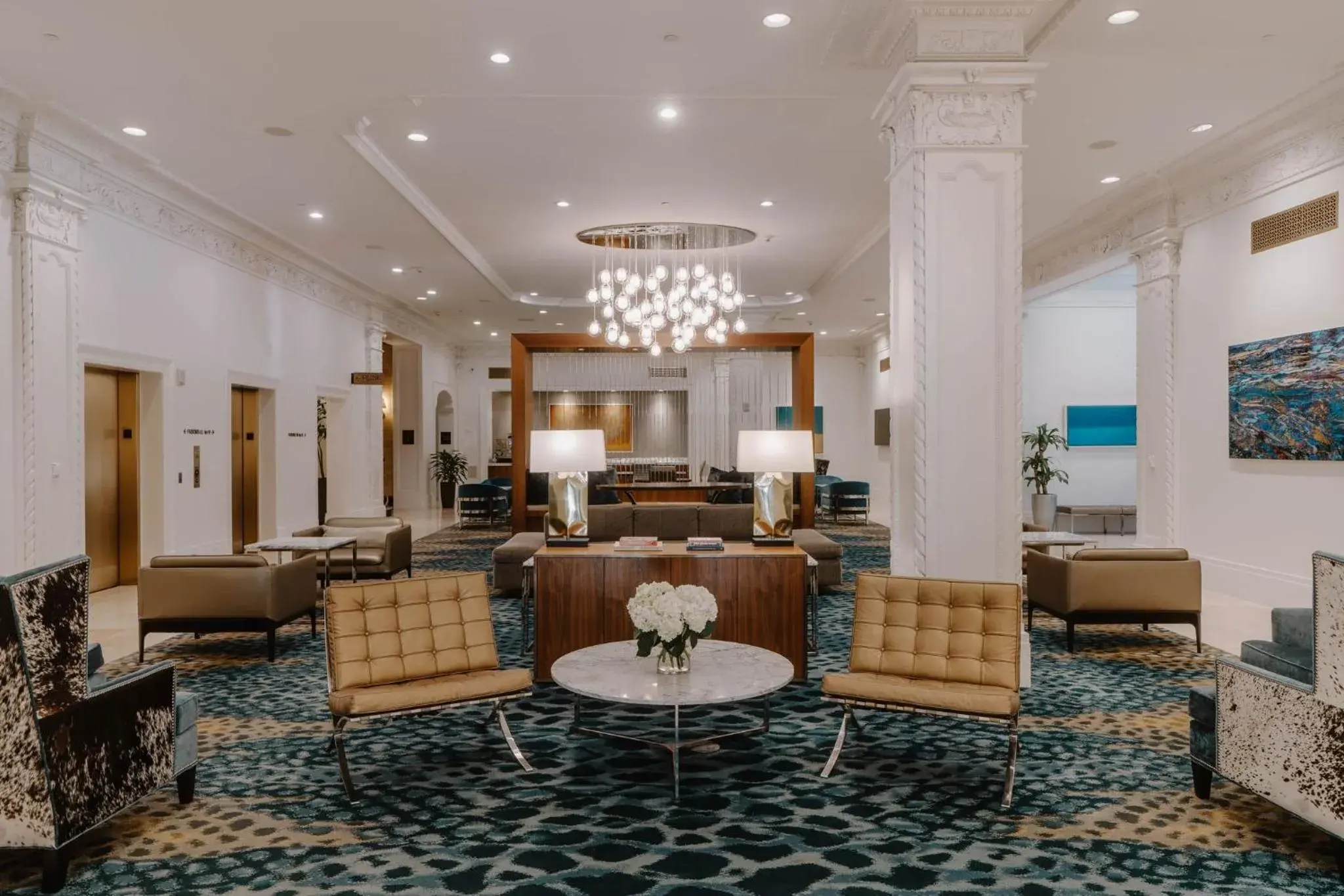 Lounge or bar in Club Quarters Hotel Downtown, Houston Lounge or bar in Club Quarters Hotel Downtown, Houston