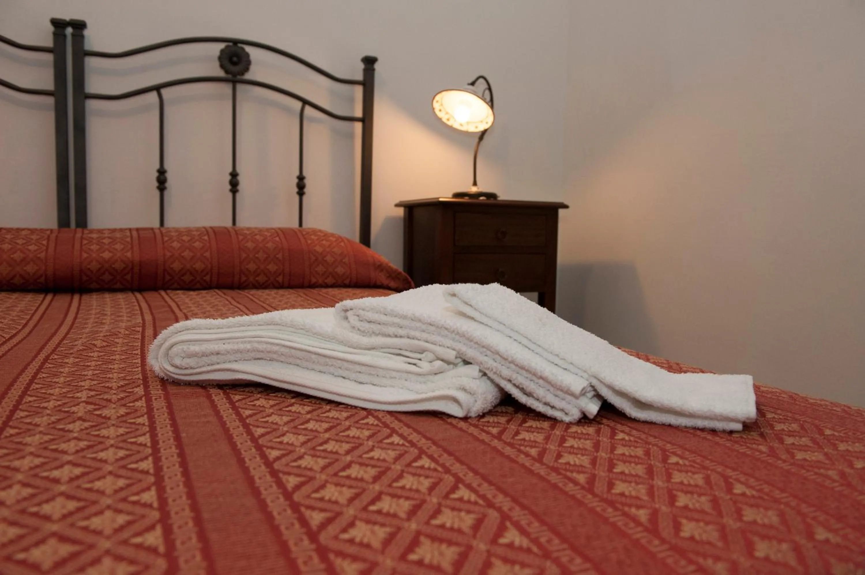 Bedroom, Bed in Casa Vacanze - Affittacamere Il Tempone