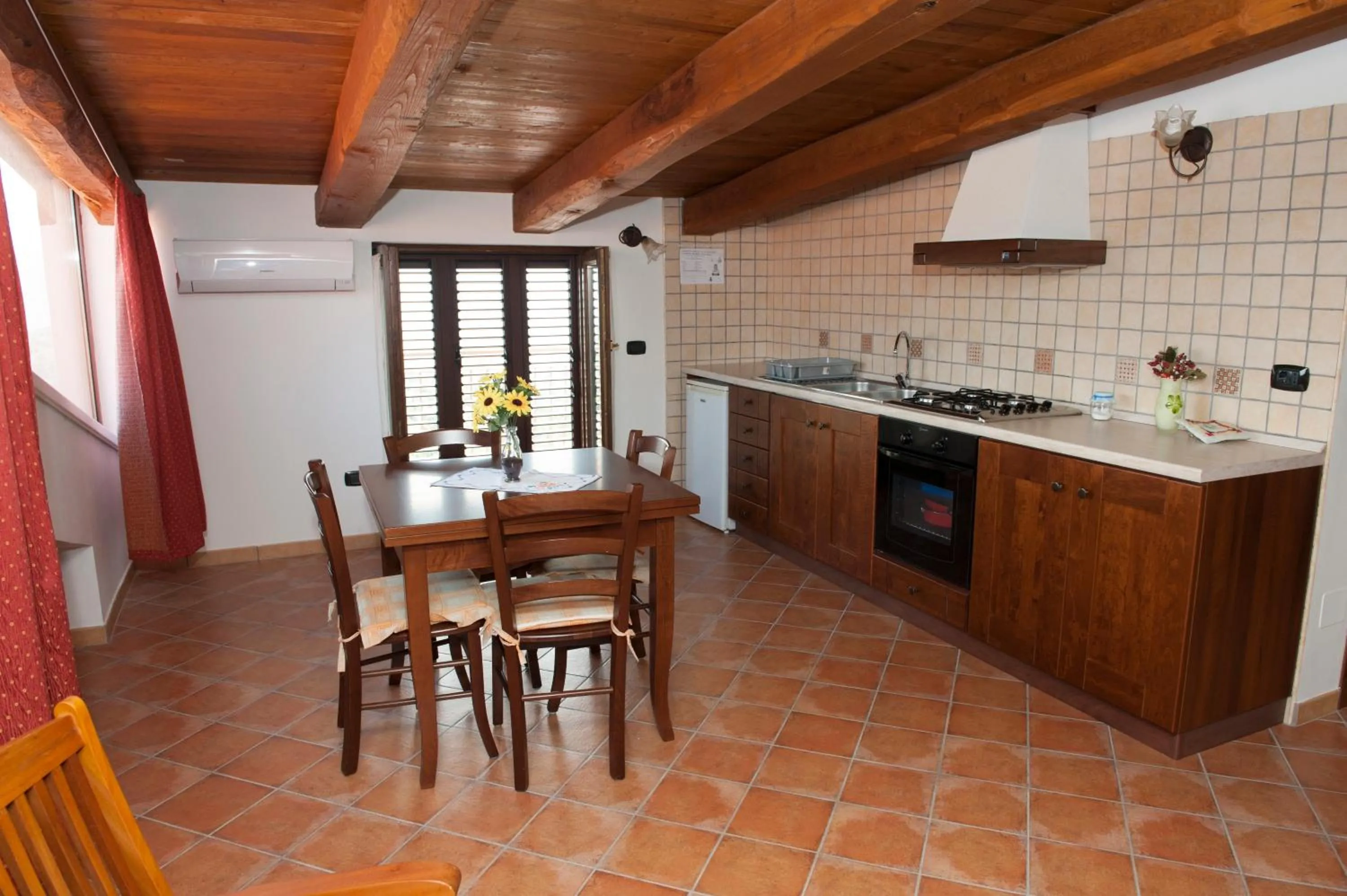 Kitchen or kitchenette in Casa Vacanze - Affittacamere Il Tempone