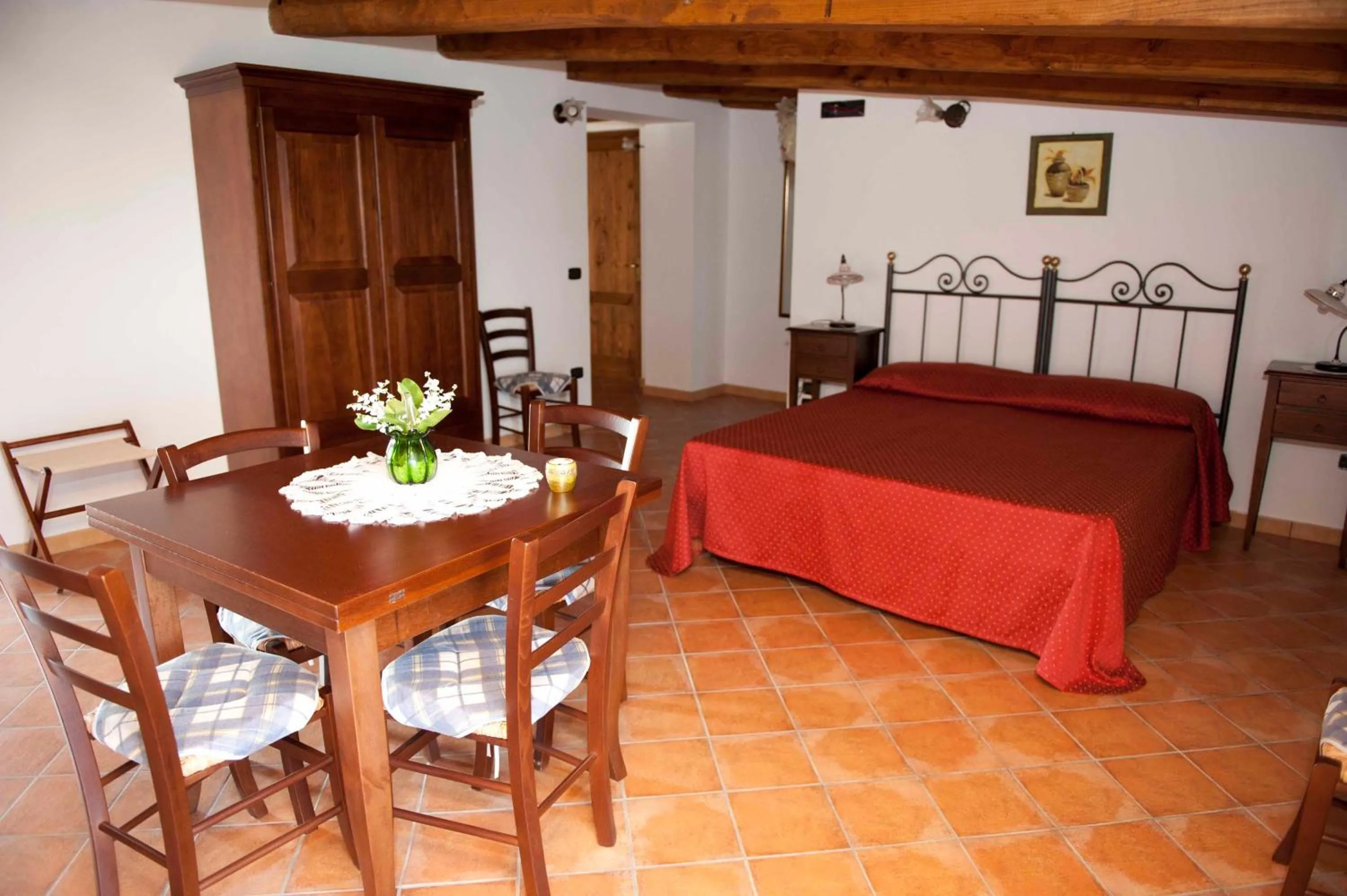 Dining area, Bed in Casa Vacanze - Affittacamere Il Tempone