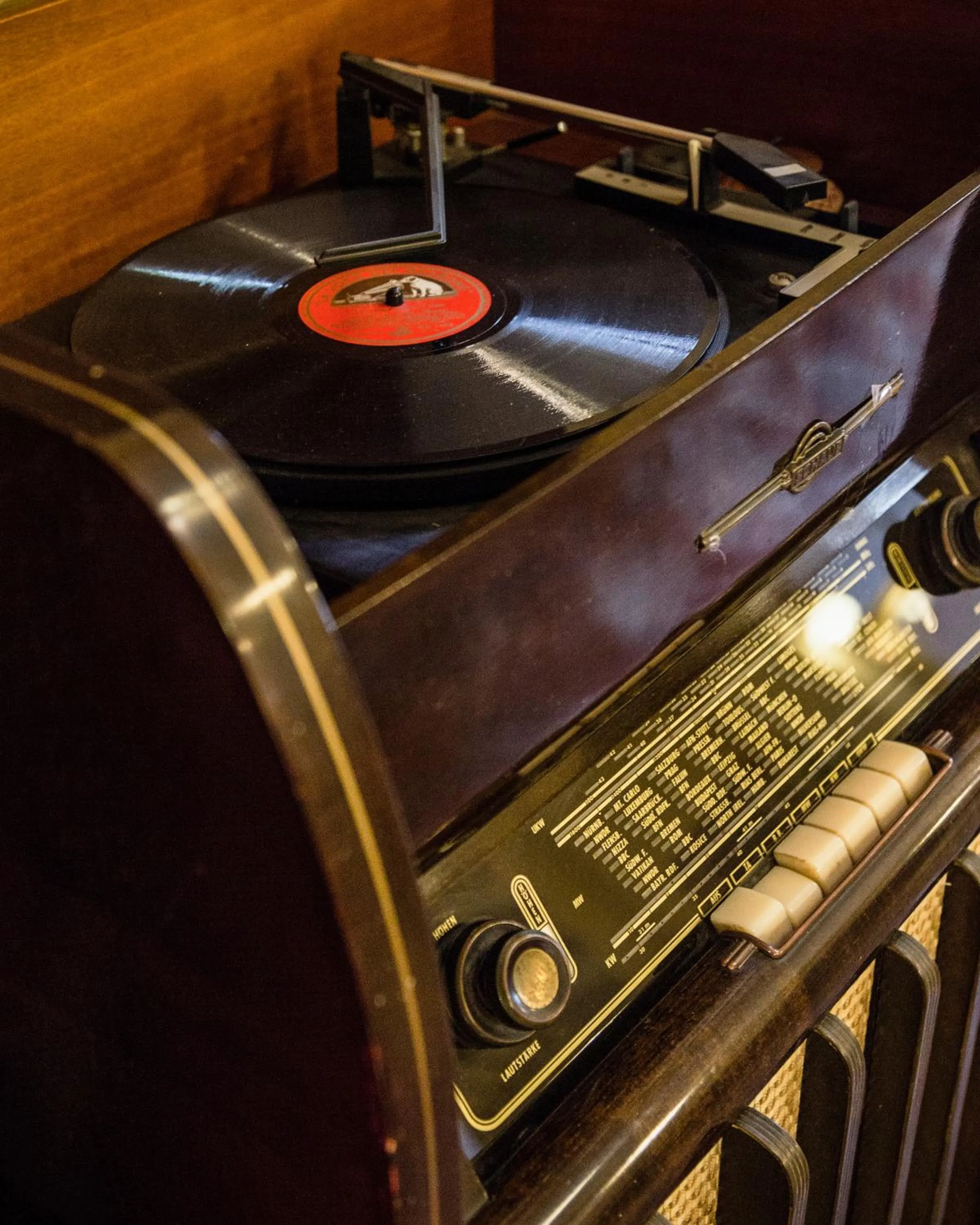 Communal lounge/ TV room in Albergo Centrale Scanno