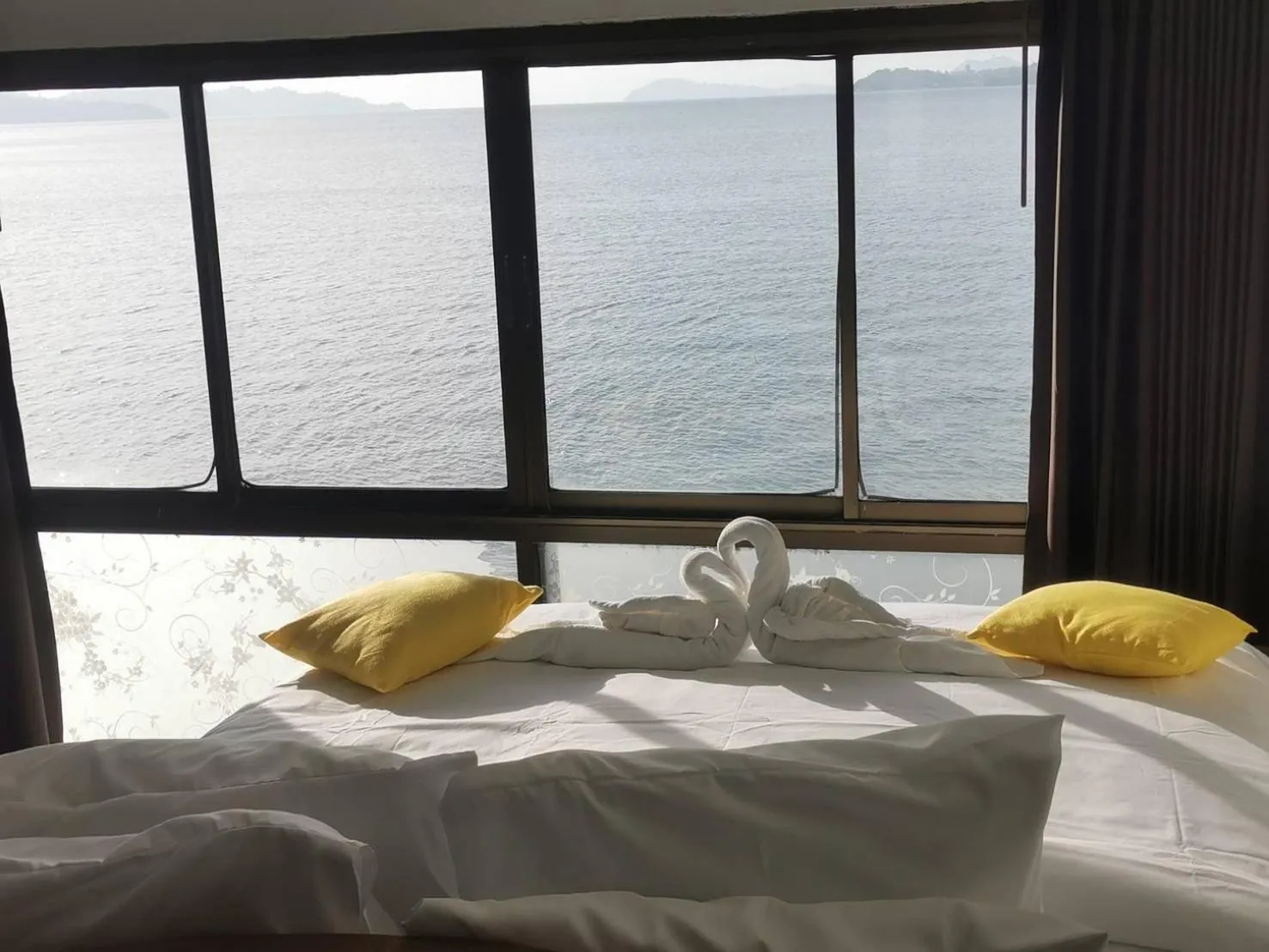 Bedroom, Bed in Jansom Beach Resort