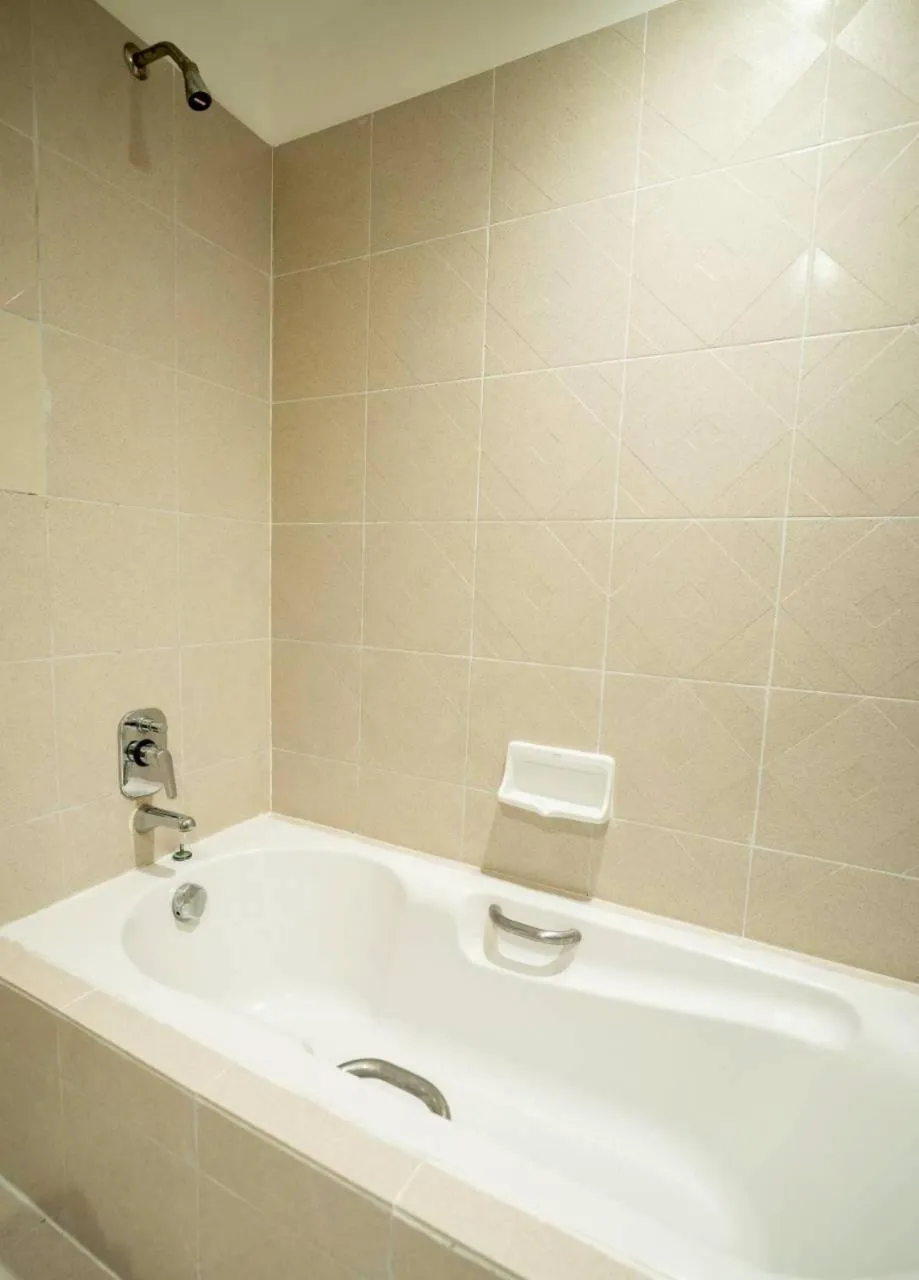 Bath in Jansom Beach Resort