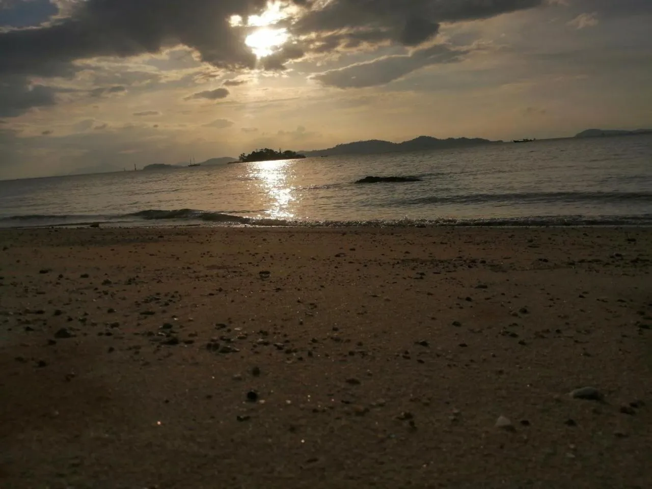 Beach in Jansom Beach Resort