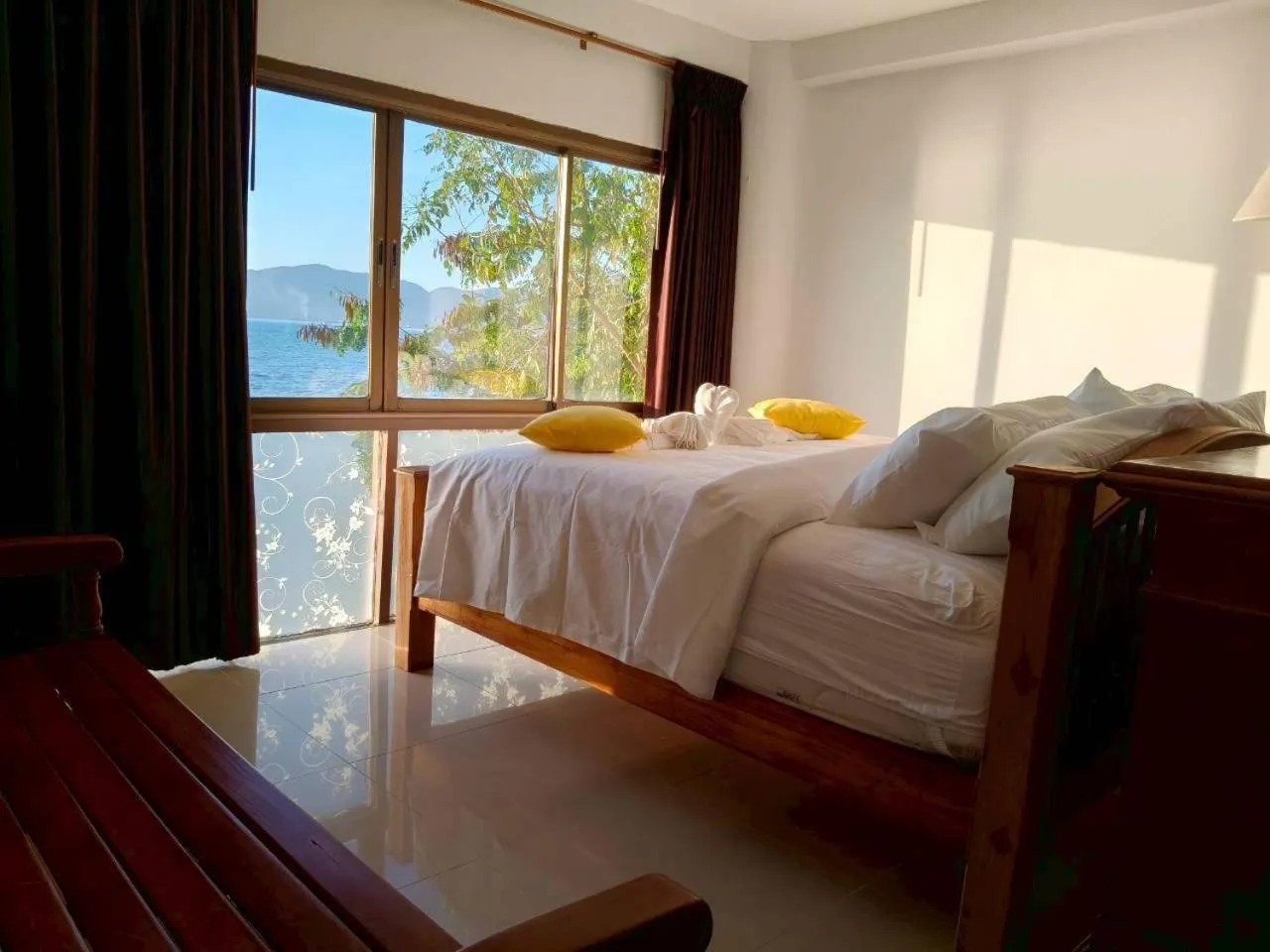Bedroom, Bed in Jansom Beach Resort