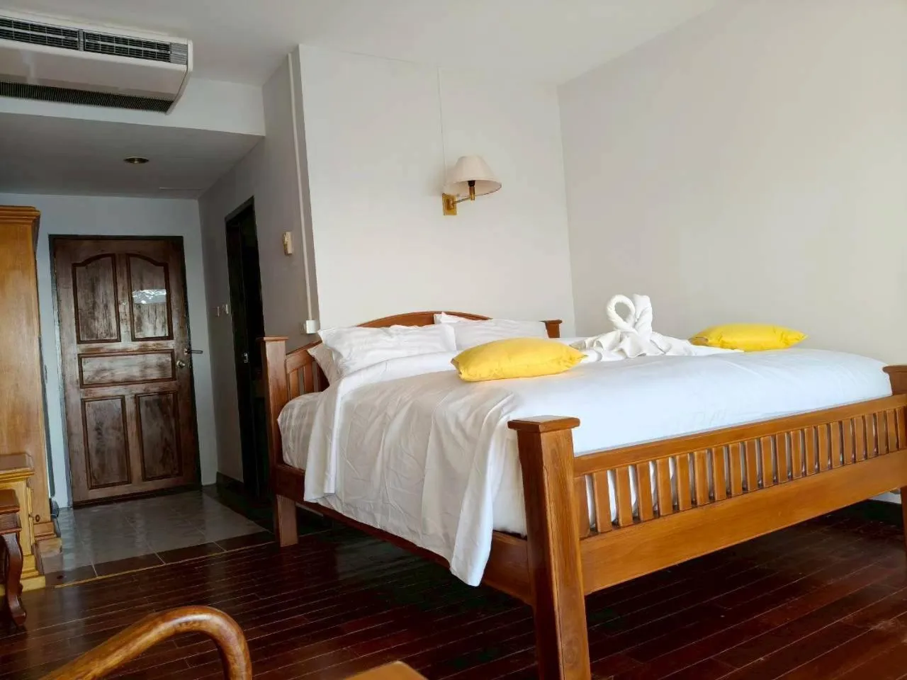 Bedroom, Bed in Jansom Beach Resort