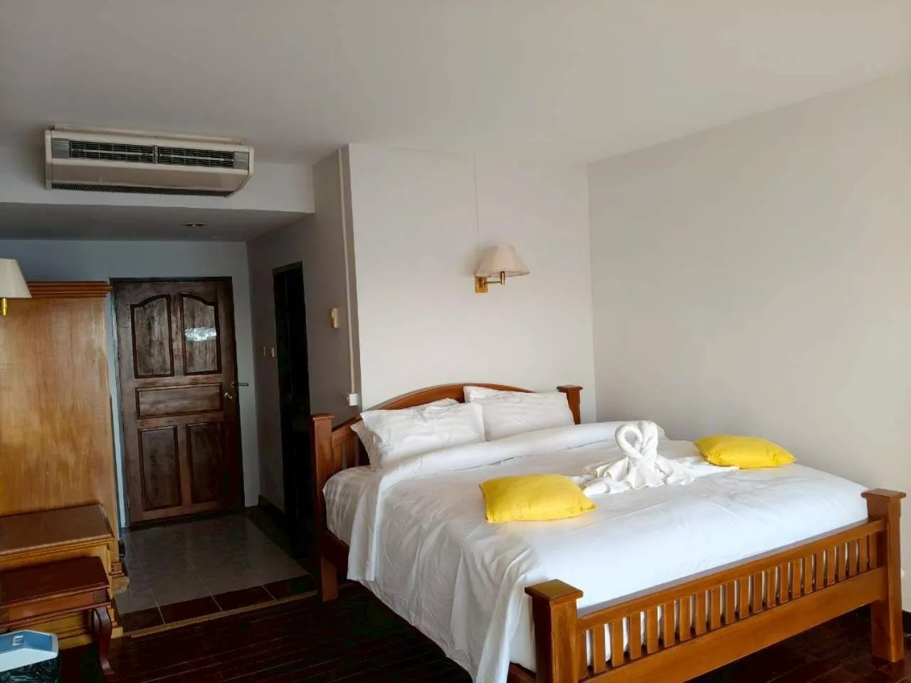 Bedroom, Bed in Jansom Beach Resort