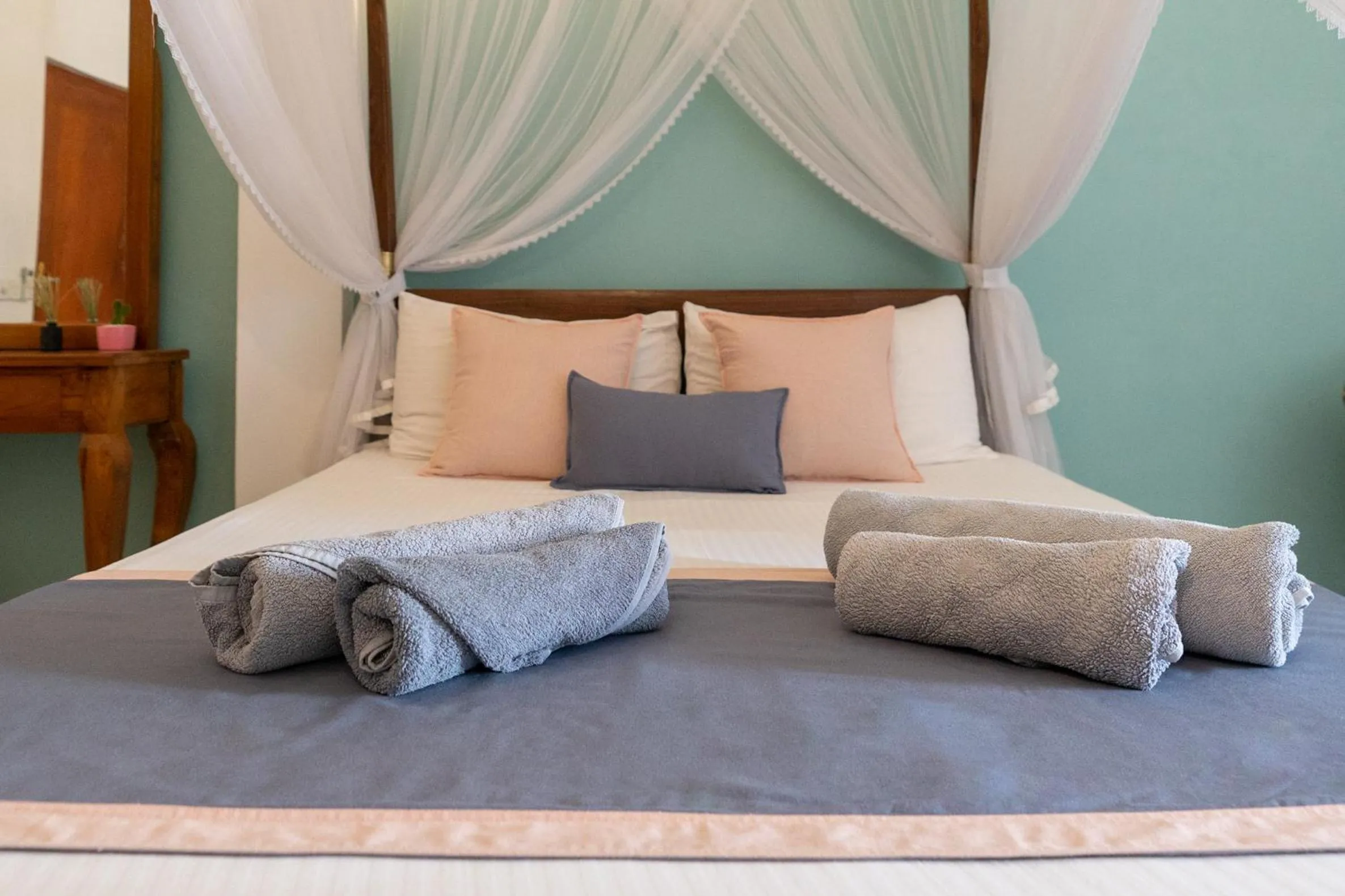 Bedroom, Bed in Rise - Bed & Breakfast