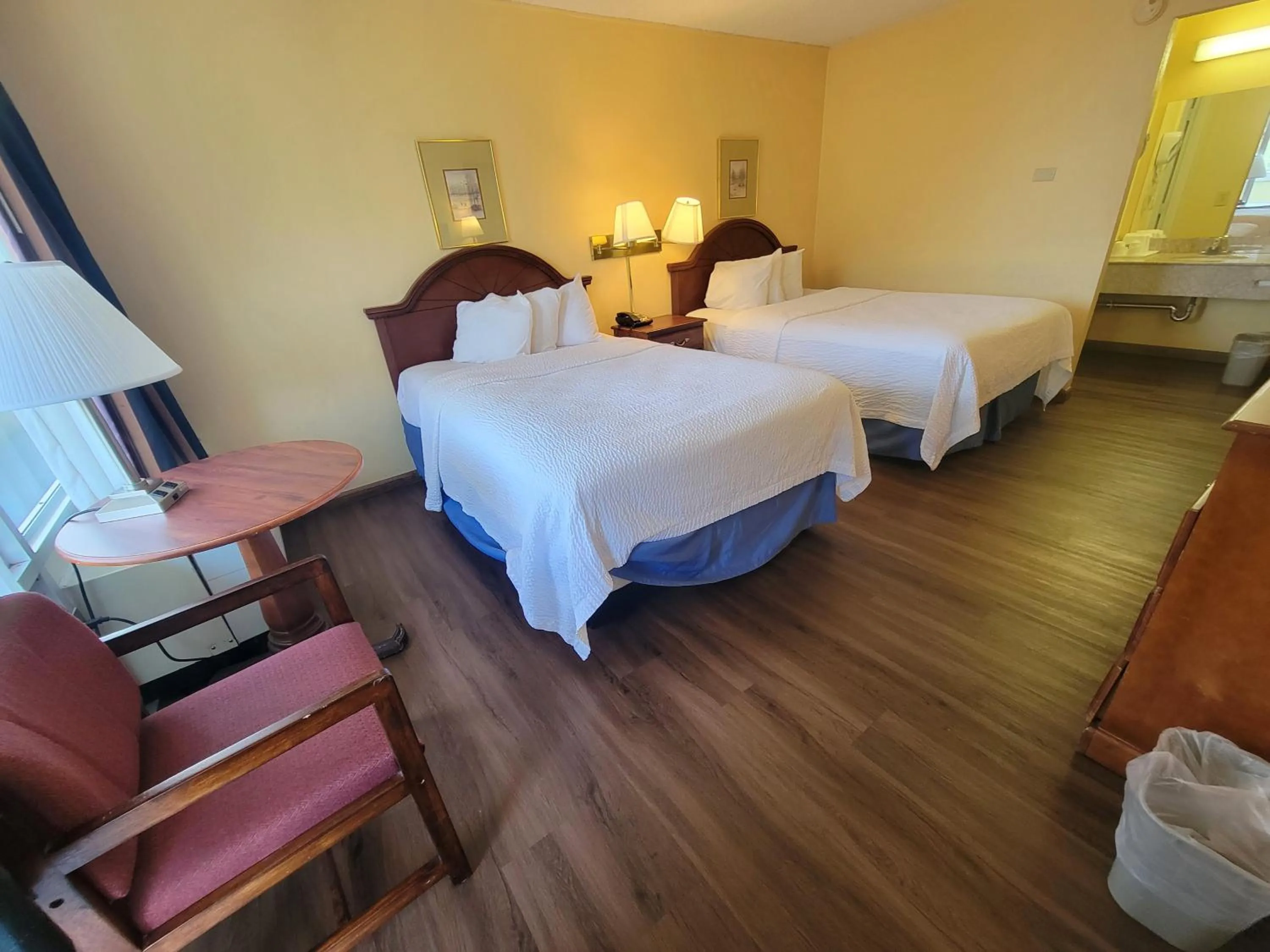 Bed in Days Inn by Wyndham Alexandria South