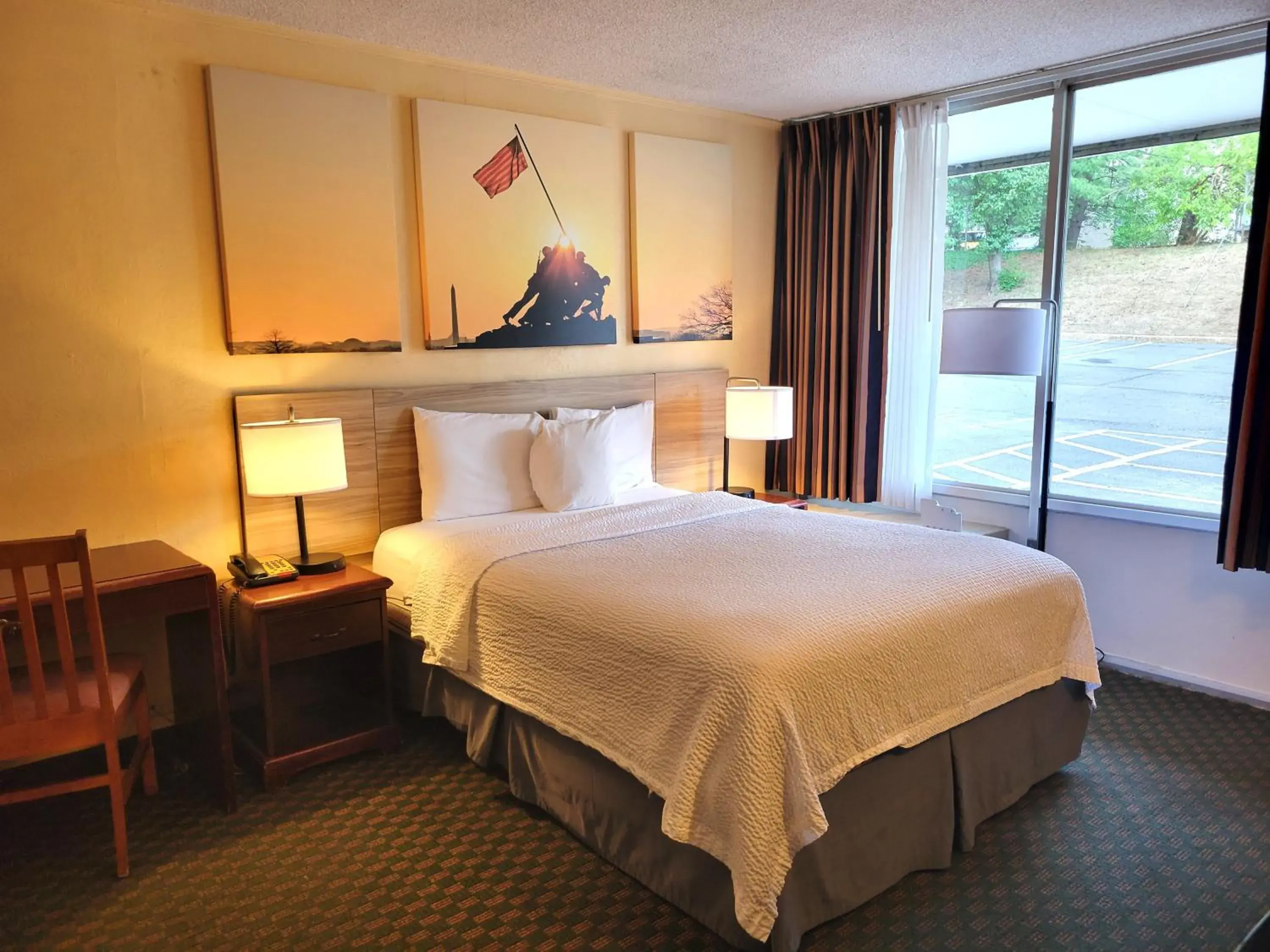 Bed in Days Inn by Wyndham Alexandria South Bed in Days Inn by Wyndham Alexandria South