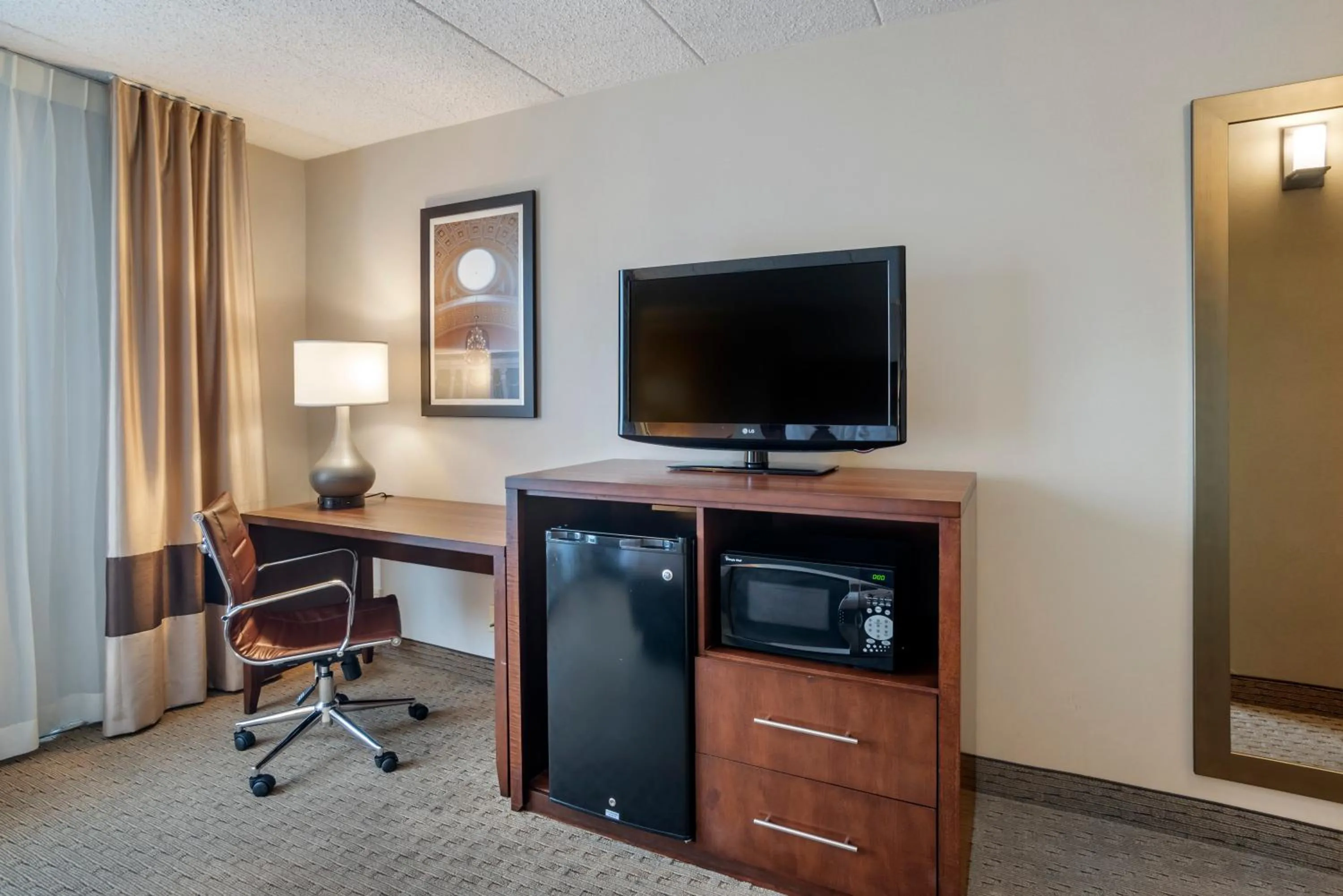 TV and multimedia in Comfort Inn Shady Grove - Gaithersburg - Rockville