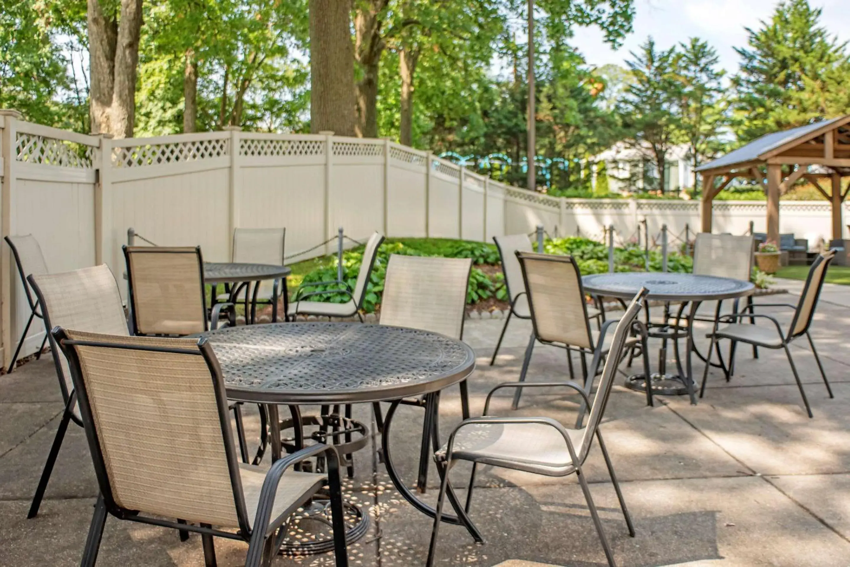 Swimming pool in Comfort Inn Shady Grove - Gaithersburg - Rockville Swimming pool in Comfort Inn Shady Grove - Gaithersburg - Rockville