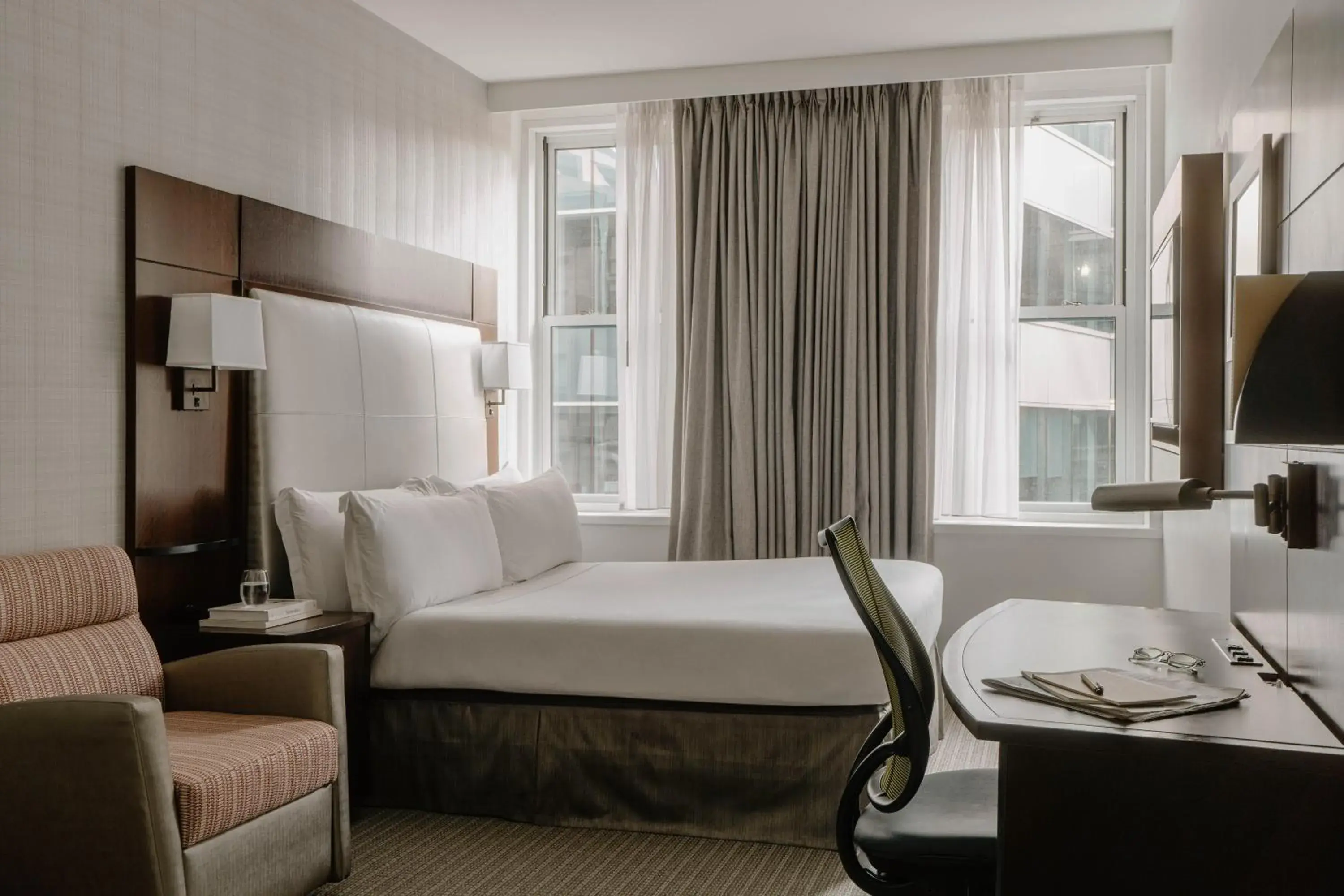 Bed in Club Quarters Hotel Faneuil Hall, Boston Bed in Club Quarters Hotel Faneuil Hall, Boston