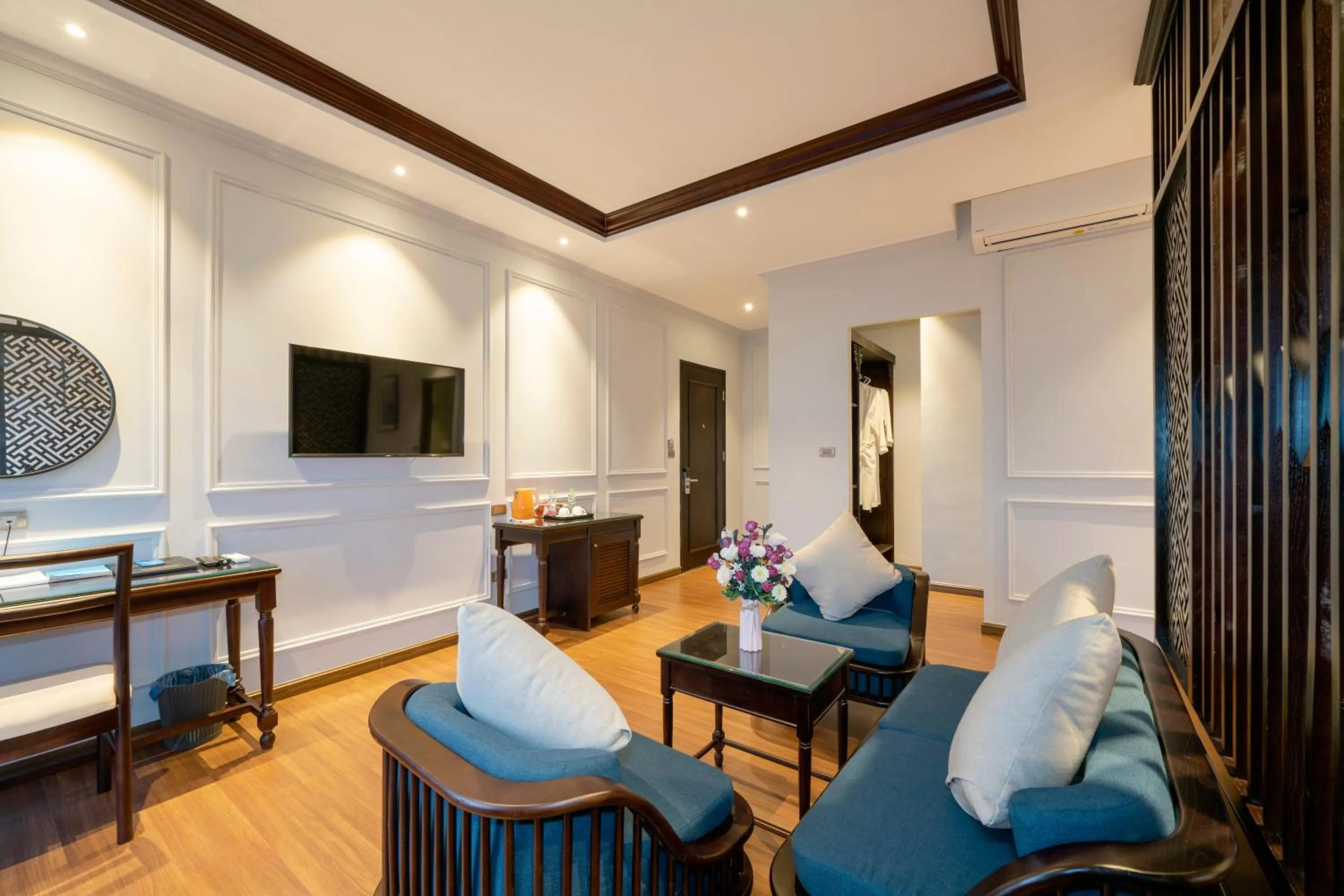 TV and multimedia in Eco Lux Riverside Hotel & Spa