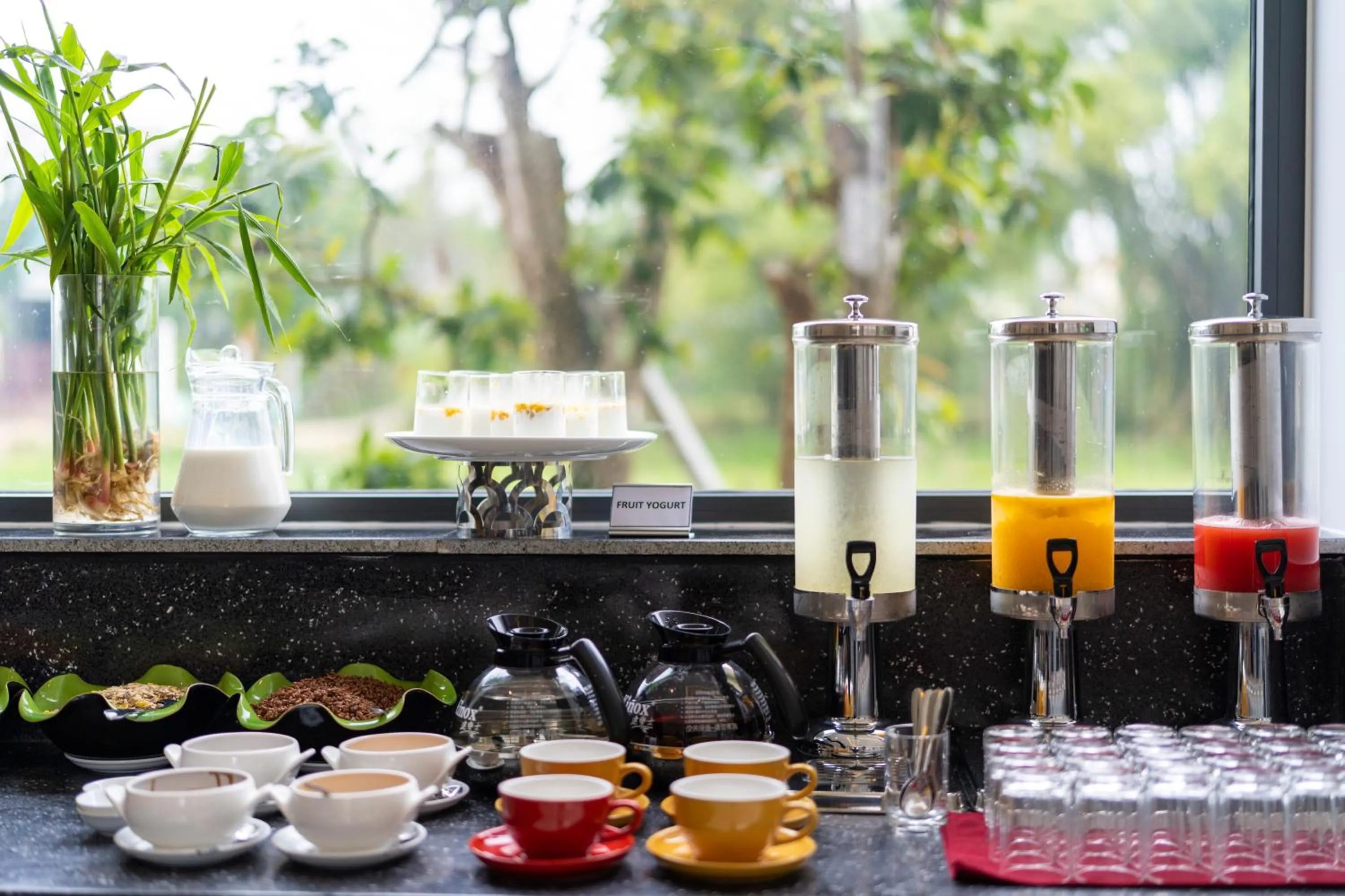 Food and drinks in Eco Lux Riverside Hotel & Spa